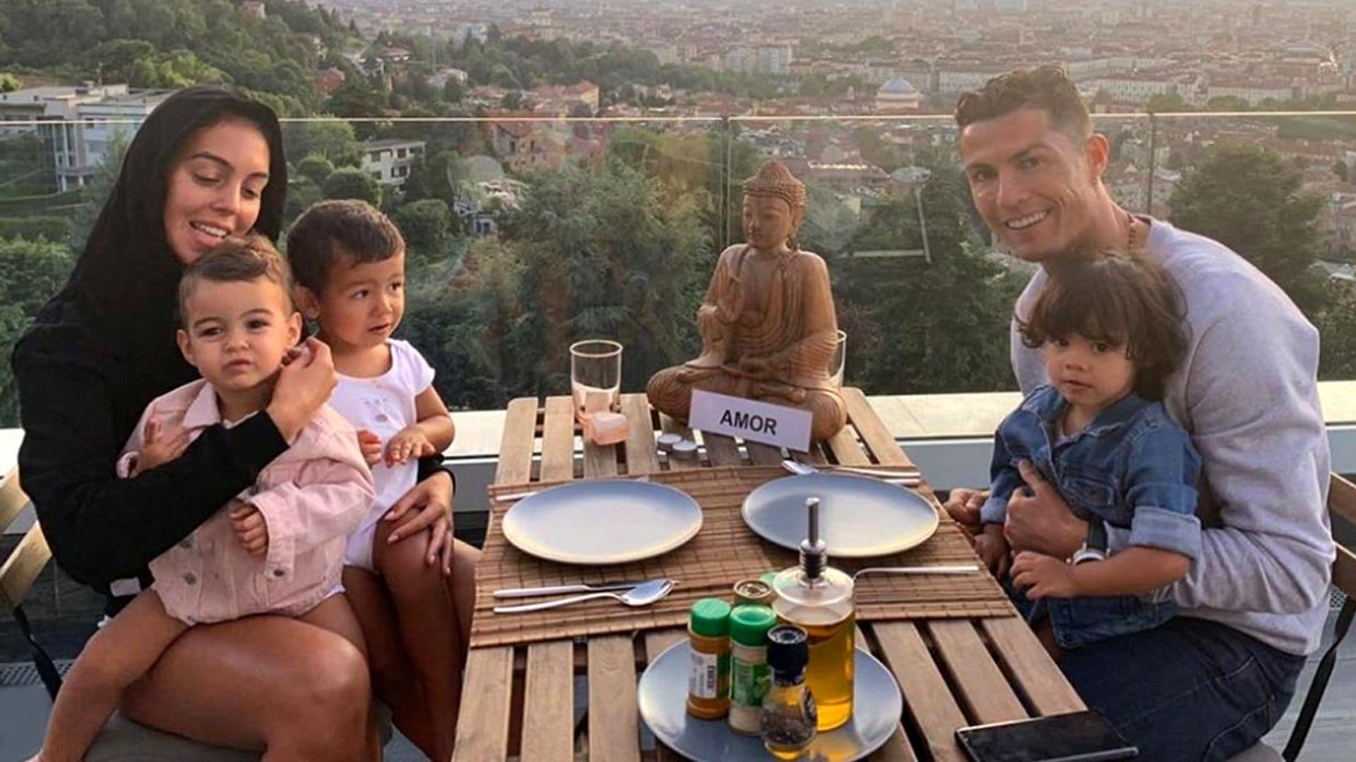 El plan ‘de relax’ perfecto (y muy familiar) de Cristiano Ronaldo y Georgina Rodríguez