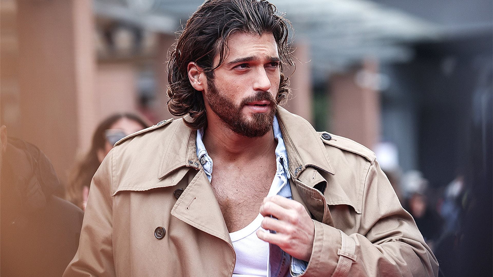 Can Yaman regresa a España: te contamos cuándo, dónde y el motivo que le traerá de nuevo a nuestro país