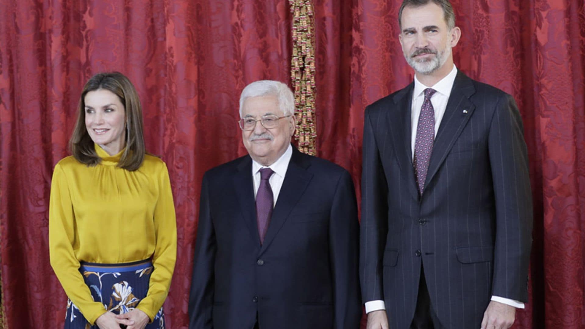 Los Reyes reciben en el Palacio Real al Presidente de Palestina