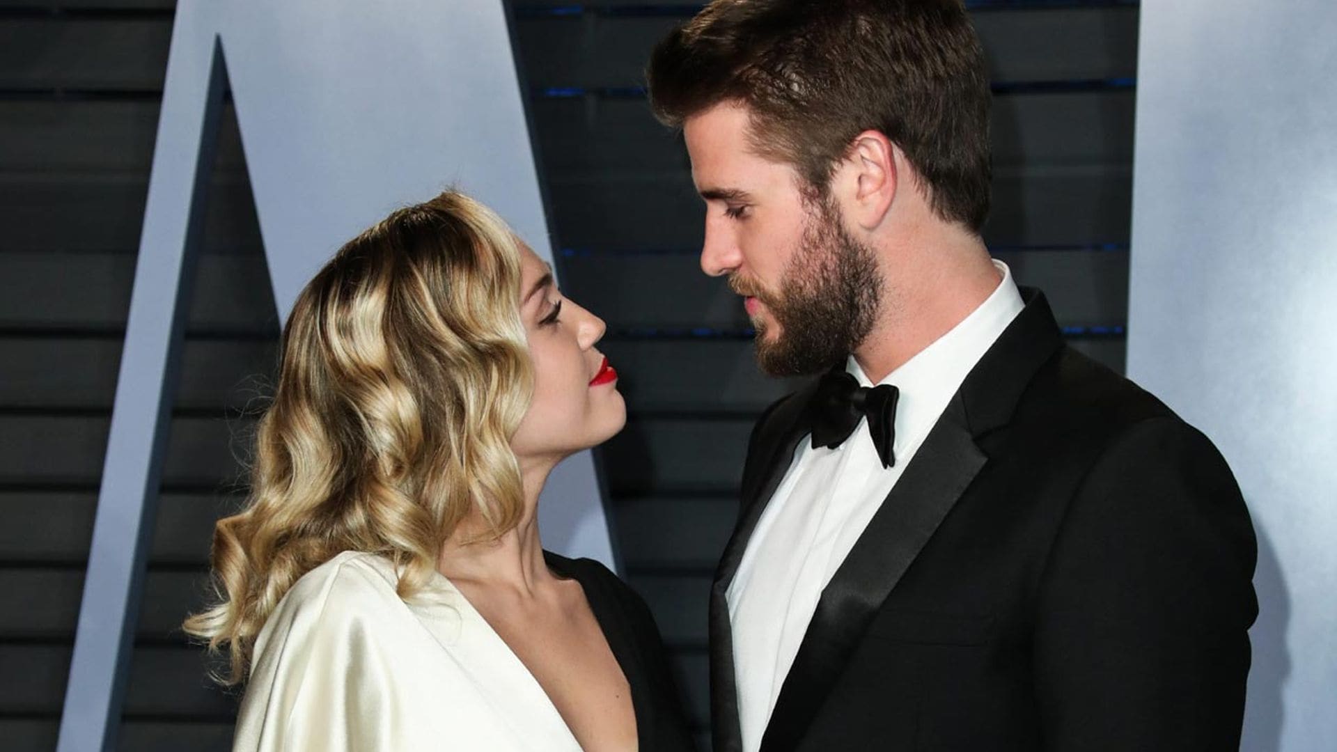 La familia de Liam Hemsworth pide al actor que se aleje de Miley por miedo a una reconciliación