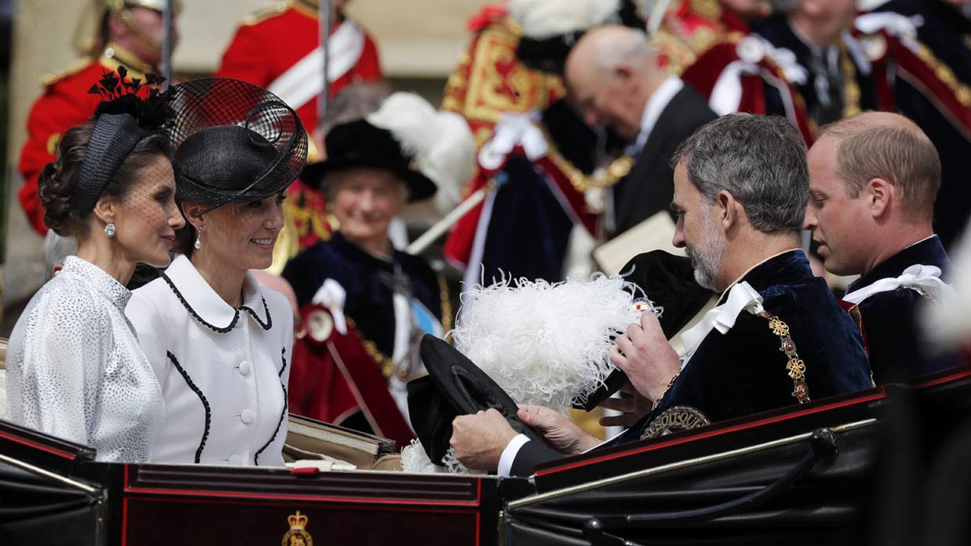 La gran sintonía entre los Reyes y los duques de Cambridge en el desfile de la Orden de la Jarretera