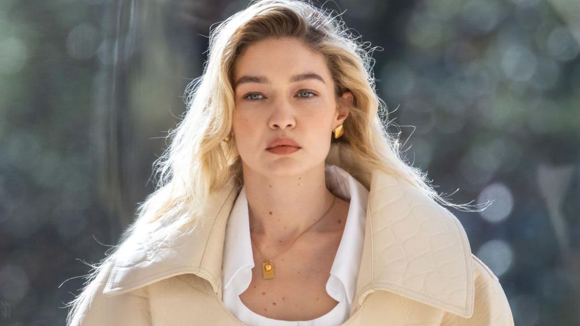 Gigi Hadid abre el desfile de Jacquemus