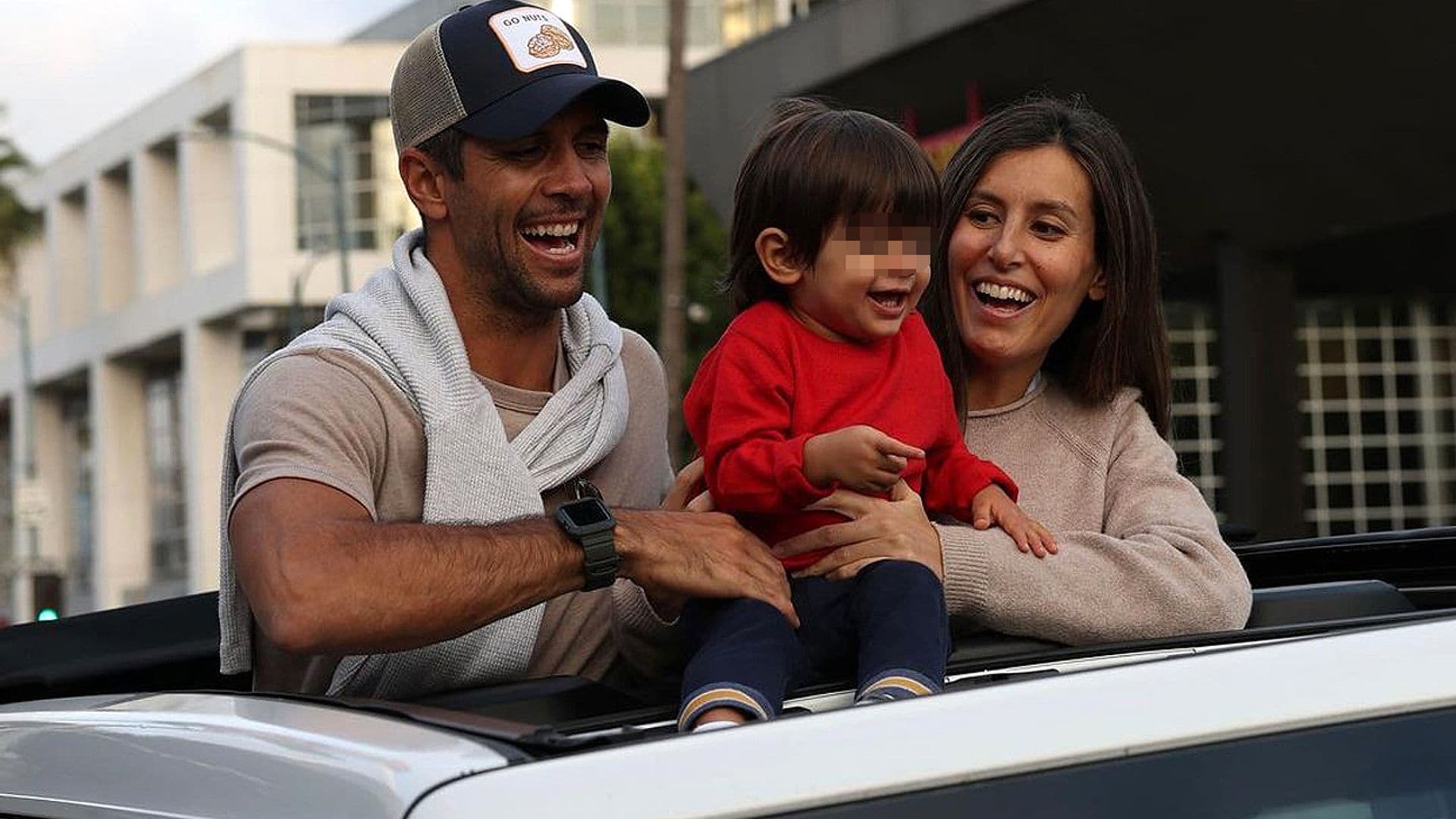 Fernando Verdasco y Ana Boyer se deshacen en mimos con su hijo Miguel, que pronto será hermano mayor