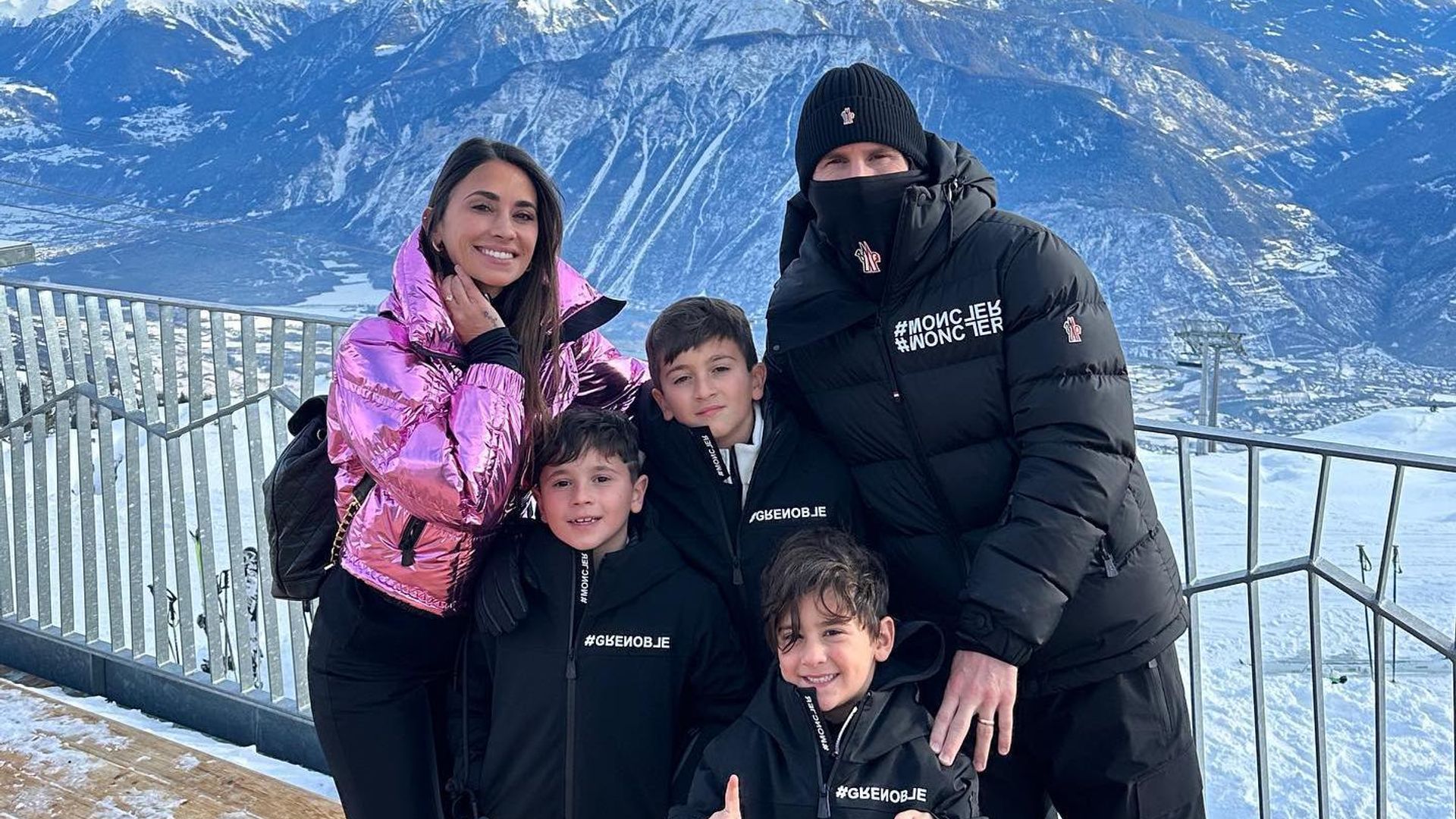 Messi, Antonela Roccuzzo y sus hijos disfrutan de la nieve en Suiza