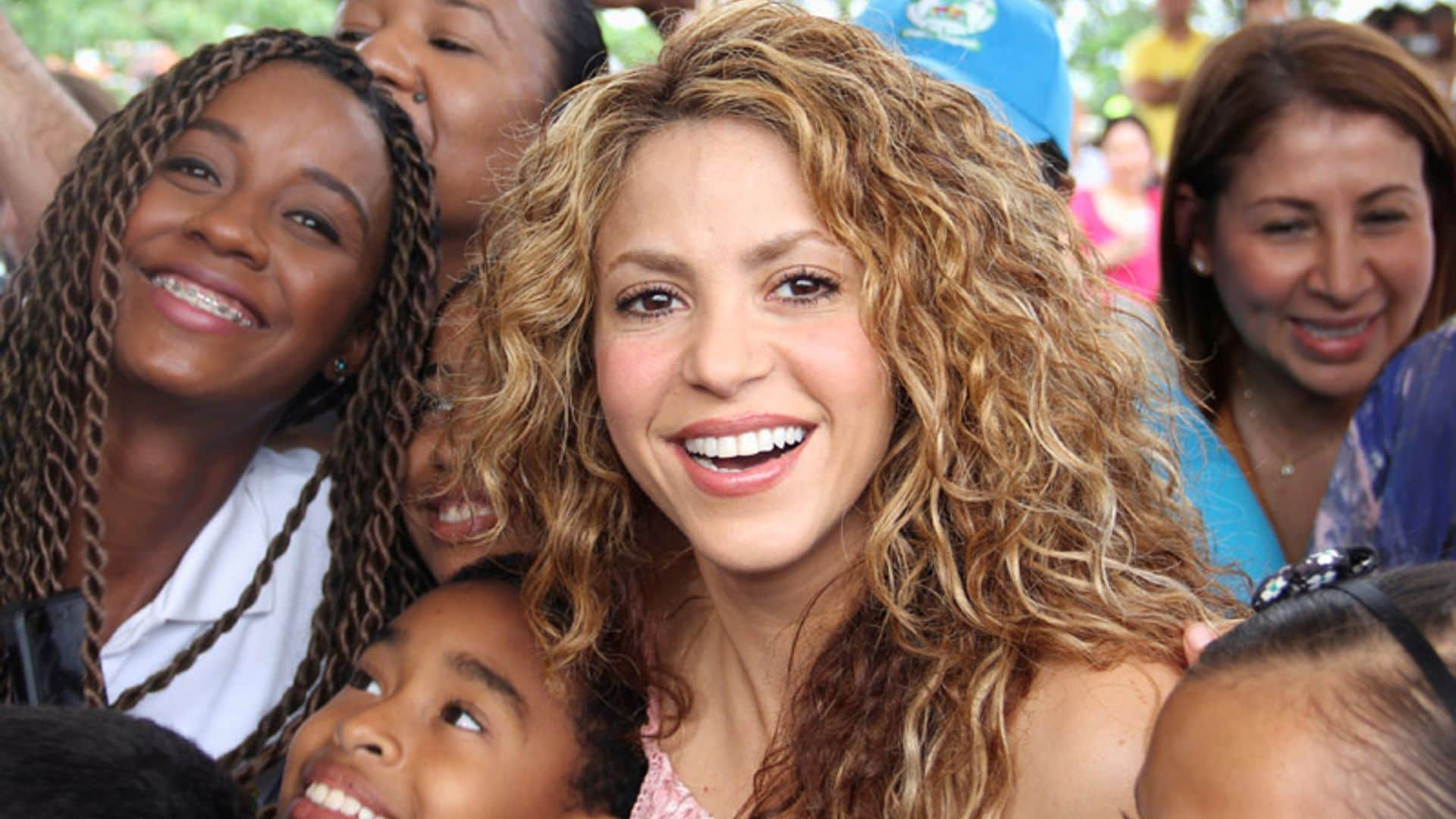 Shakira vuelve a sus orígenes: viaja a Barranquilla con una misión solidaria