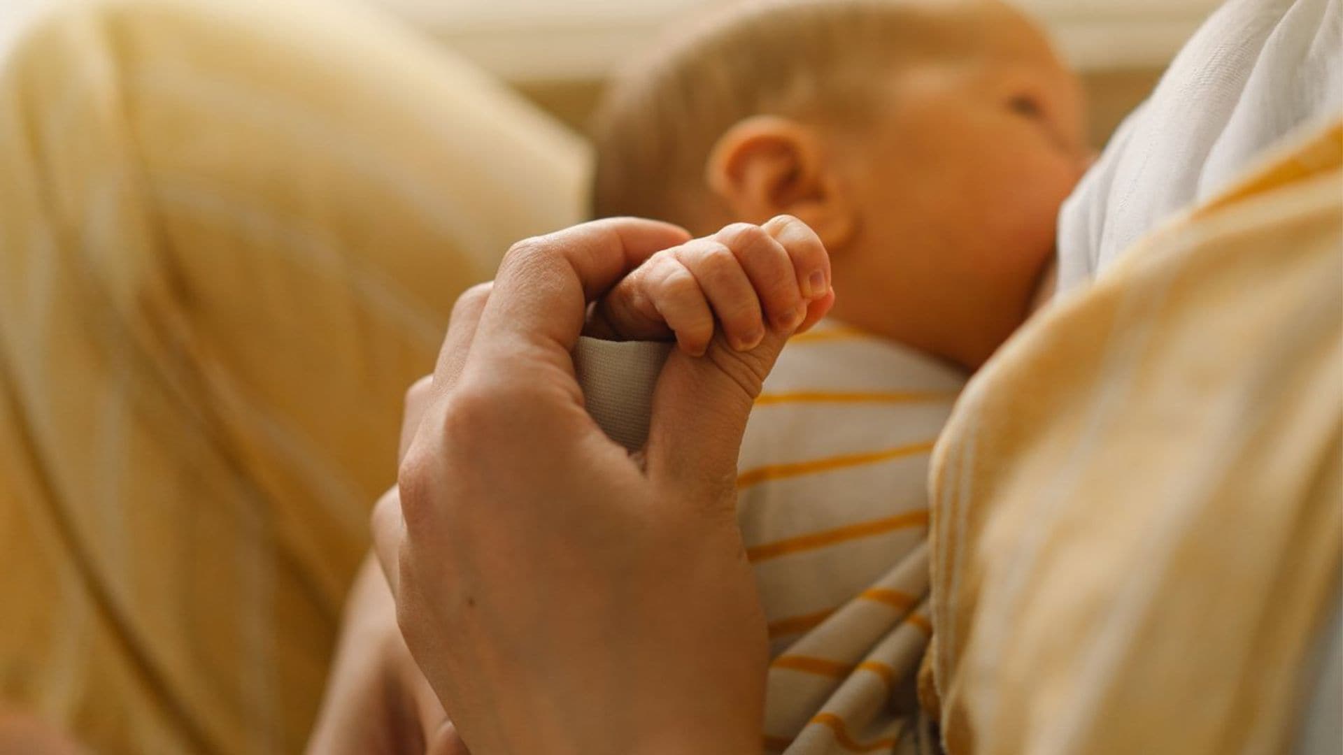 Huelga de lactancia, ¿por qué hay periodos en los que tu bebé no quiere comer?
