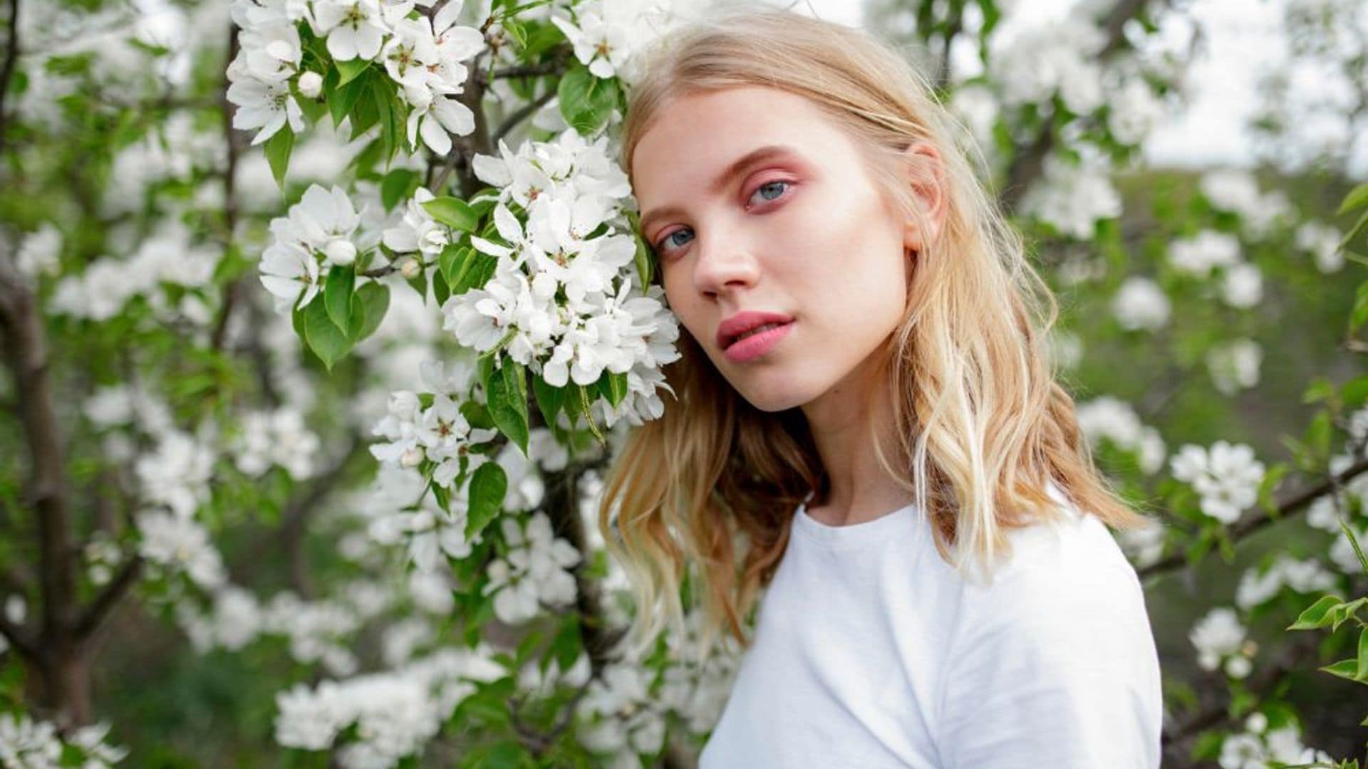 Qué es el 'white blush', el truco japonés de maquillaje que mejor ilumina el rostro