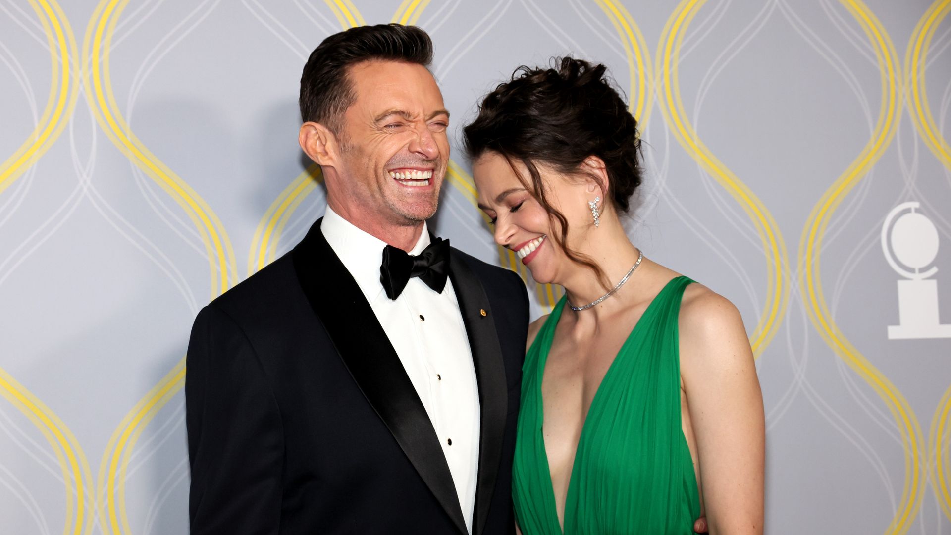 Hugh Jackman y Sutton Foster confirman su noviazgo con una romántica cita