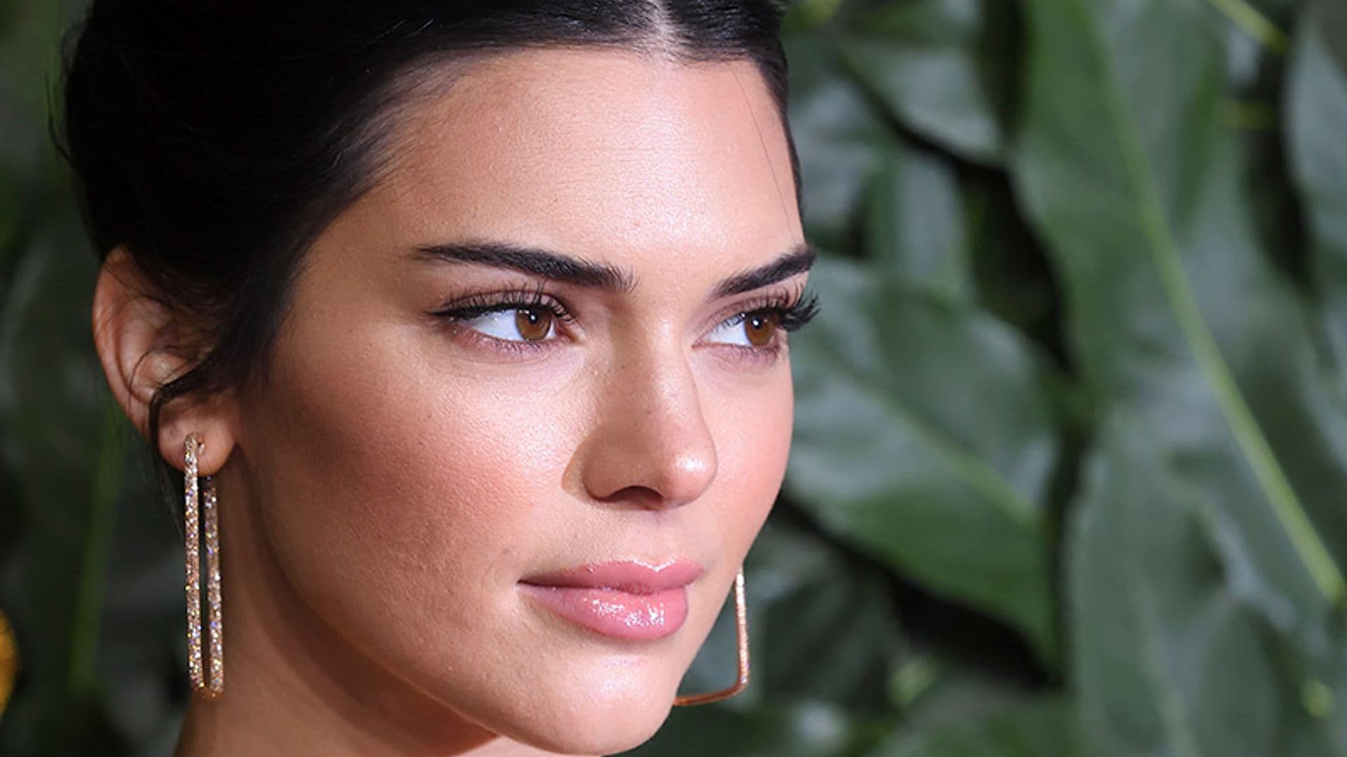 Kendall Jenner relata cómo le afectaron las críticas sobre su acné