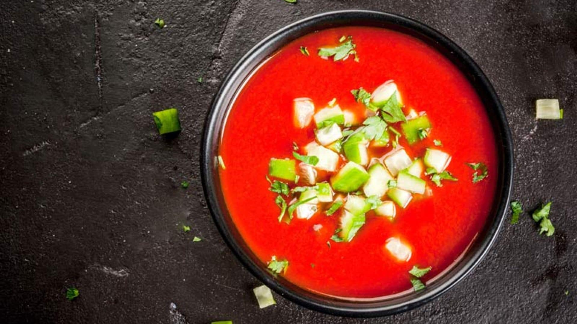 Gazpacho de pimiento rojo con manzana verde