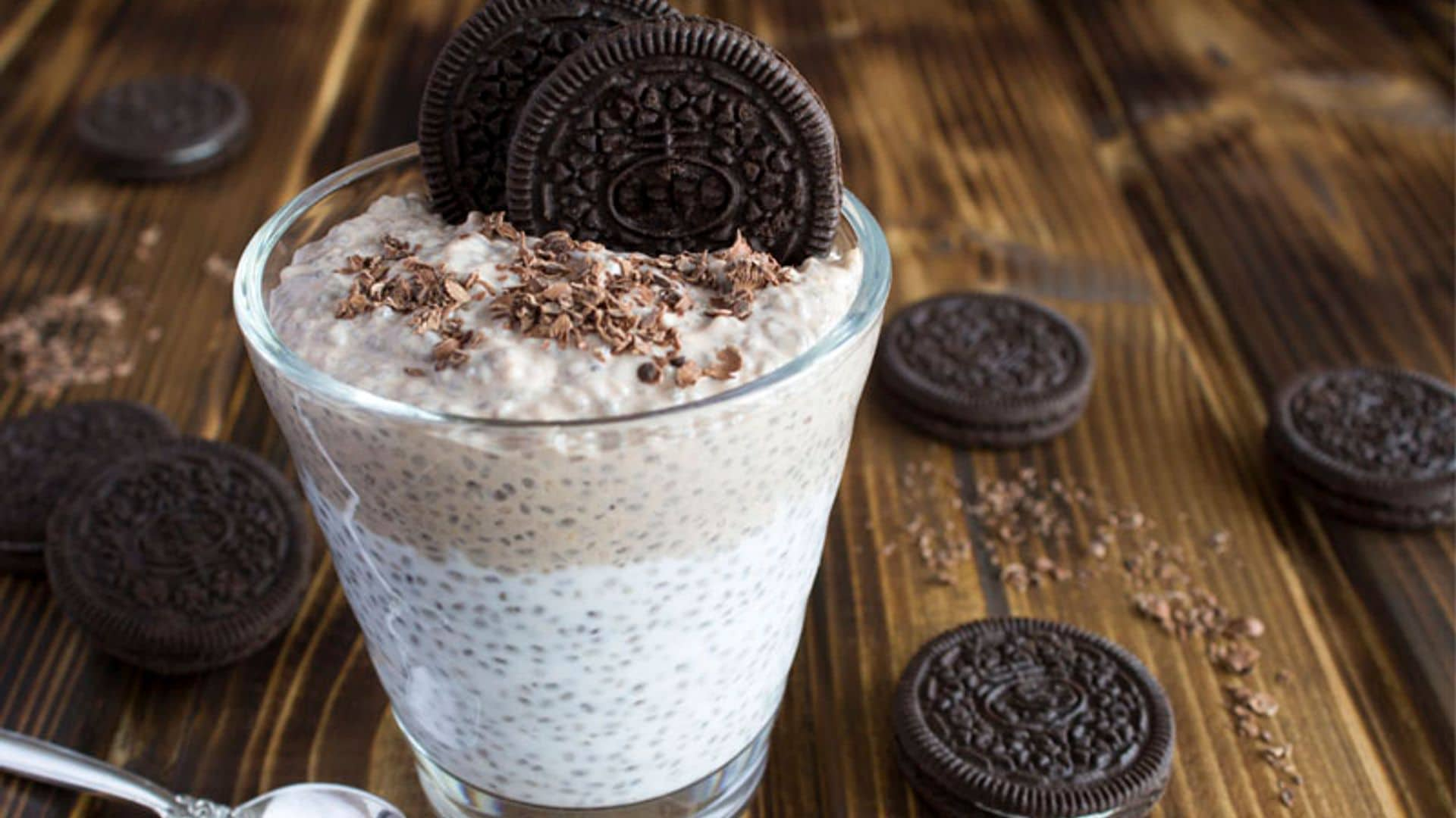 Pudin de chía con chocolate y galletas Oreo