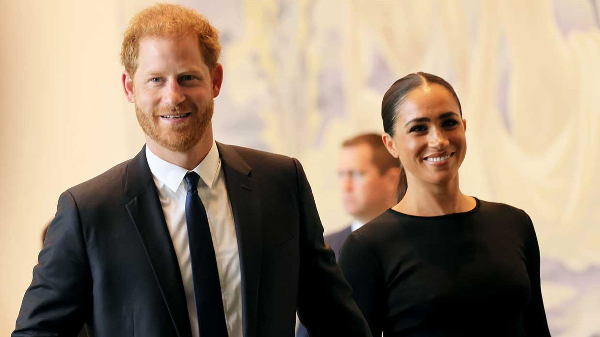 El príncipe Harry y Meghan Markle, premiados por su denuncia del racismo en la monarquía británica