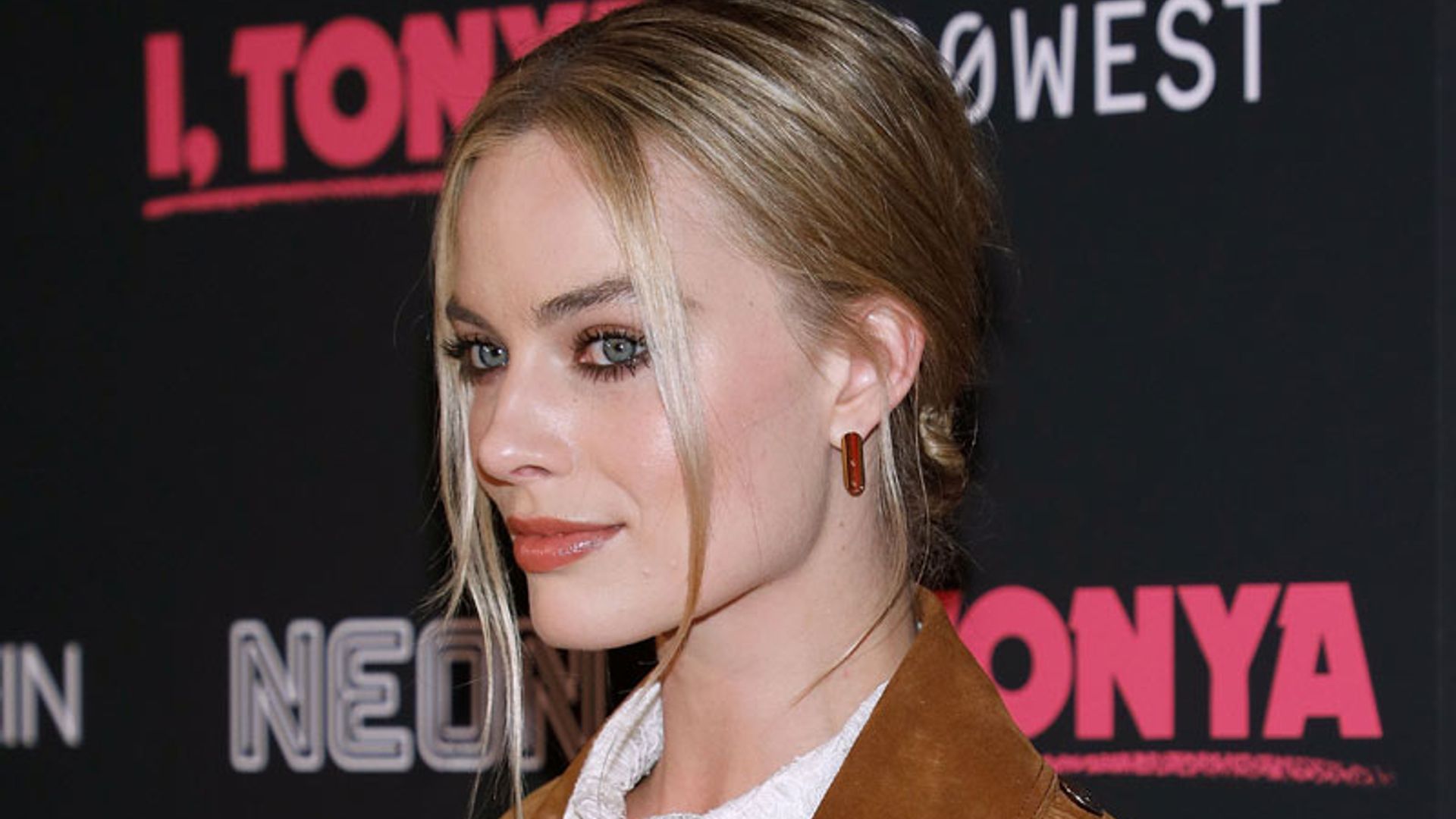 Los cuatro pasos de la maquilladora de Margot Robbie para que tus ojos parezcan más claros