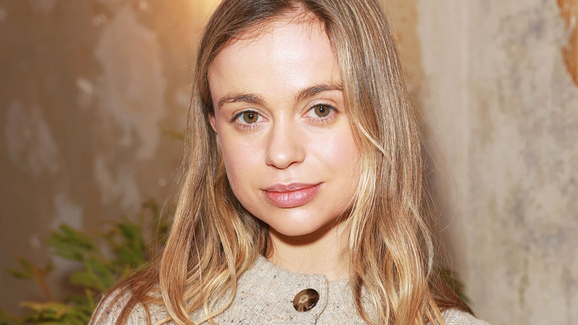 Amelia Windsor y Kate Moss conectadas por el tratamiento de luz LED que más rejuvenece