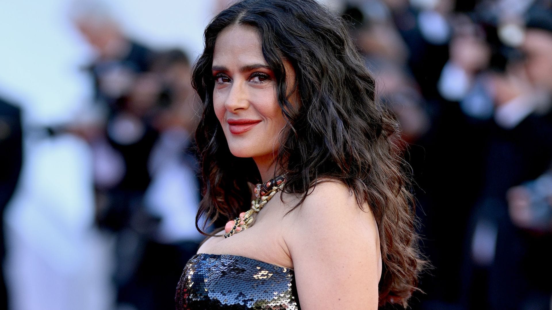 Emocionada, Salma Hayek muestra un vistazo de su festejo cumpleañero