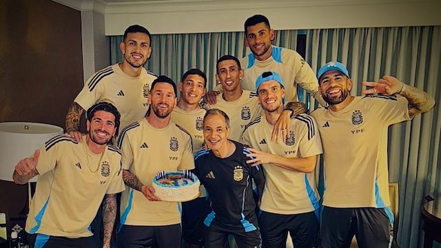 Lionel Messi celebra su cumpleaños con la Selección Argentina
