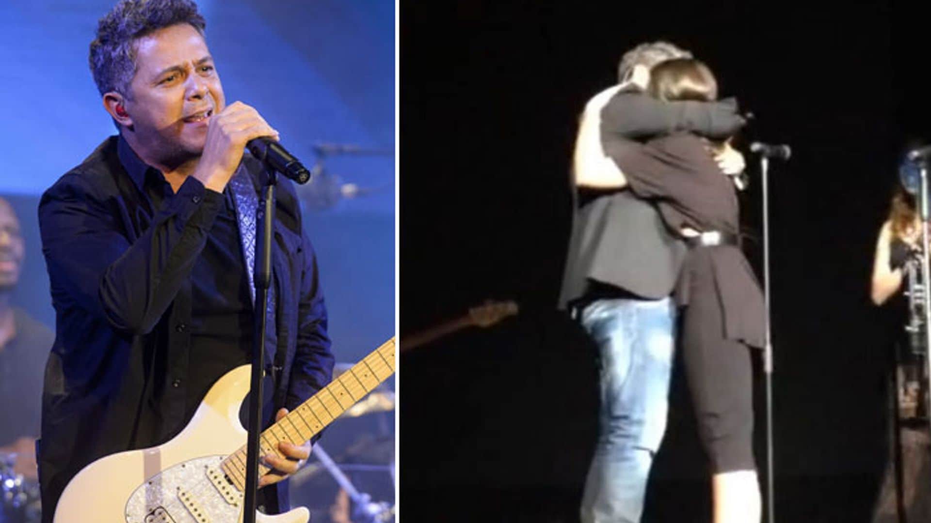 El momento mágico de Alejandro Sanz con su hija Manuela en el escenario... ¡haciéndole los coros!