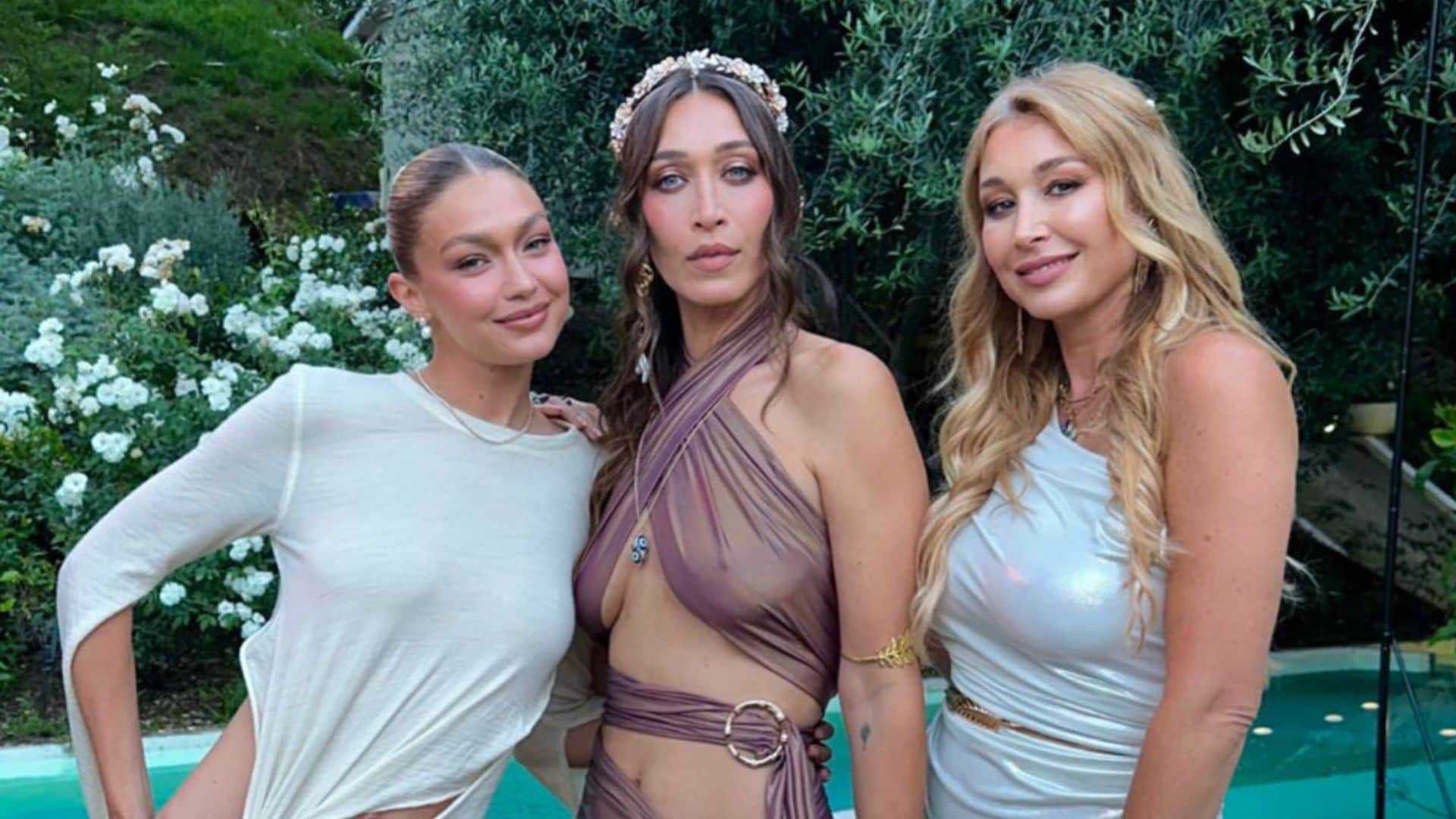 Gigi Hadid sorprende con un vestido 'deconstruido' en una fiesta temática junto a sus hermanas