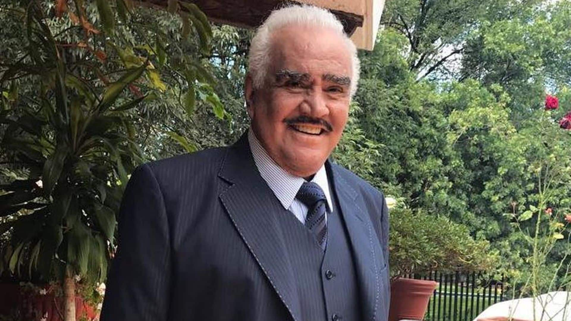 Familia de Vicente Fernández desmiente haber perdido demanda por serie no autorizada