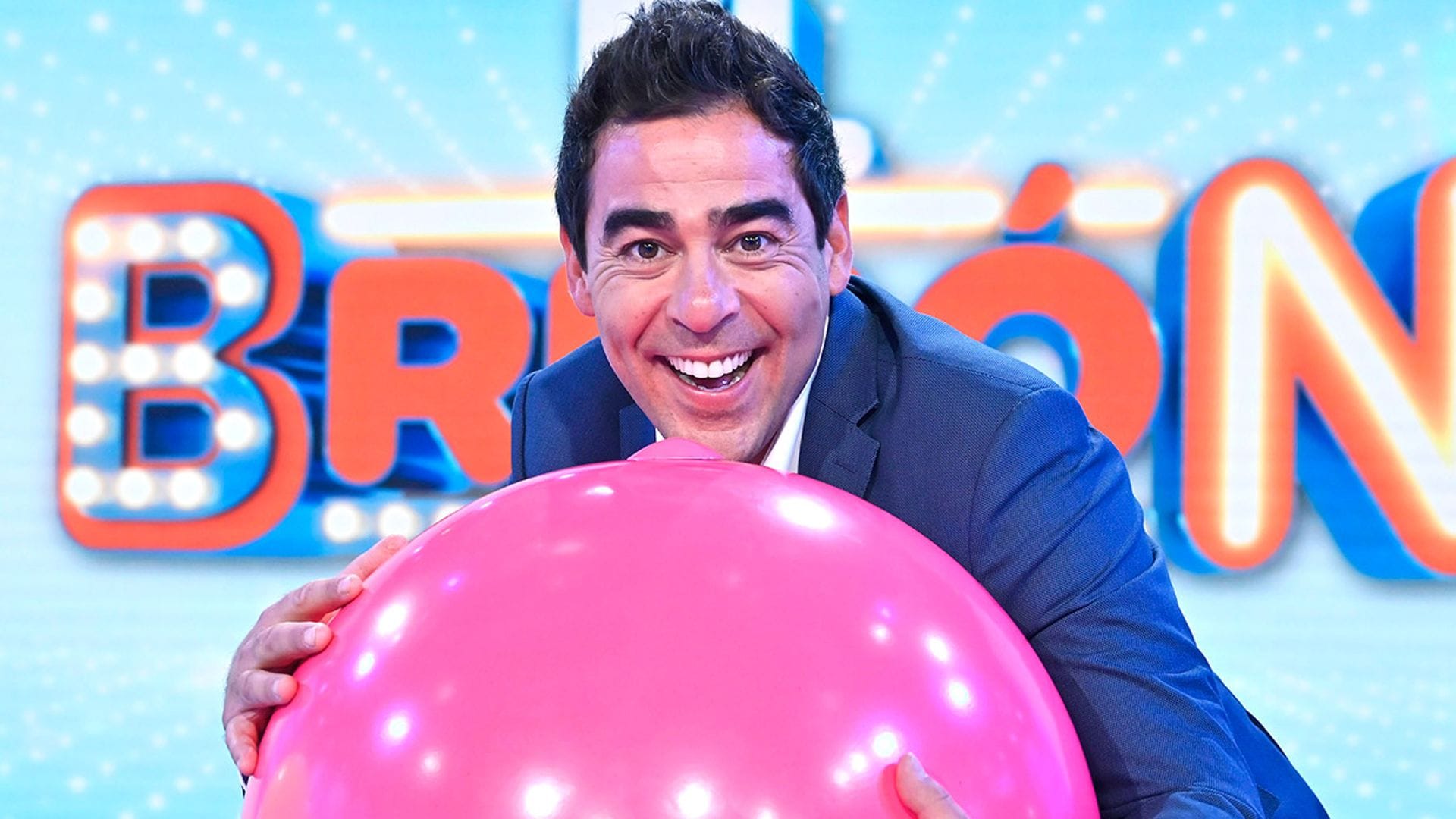 Pablo Chiapella, de actor de éxito a presentador del nuevo concurso de televisión 'El Bribón'