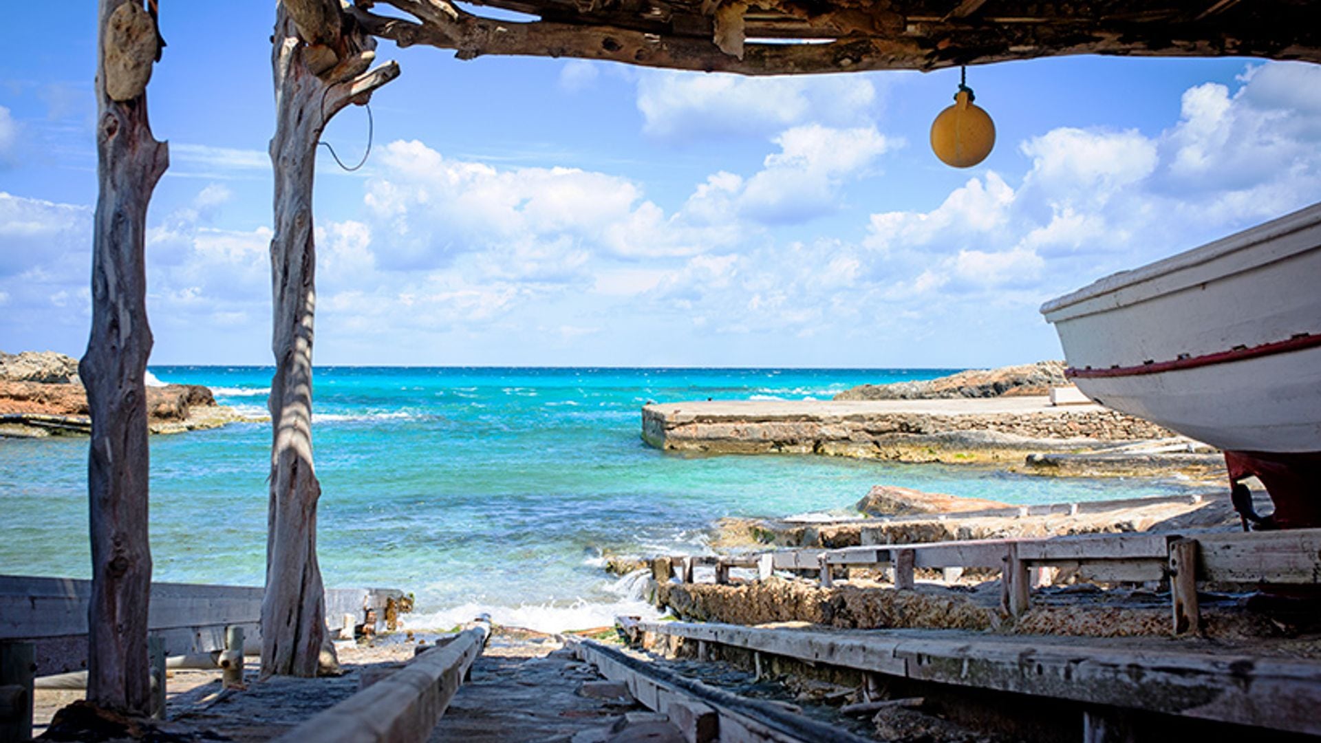 Playas azul Formentera, la esencia del Mediterráneo más puro