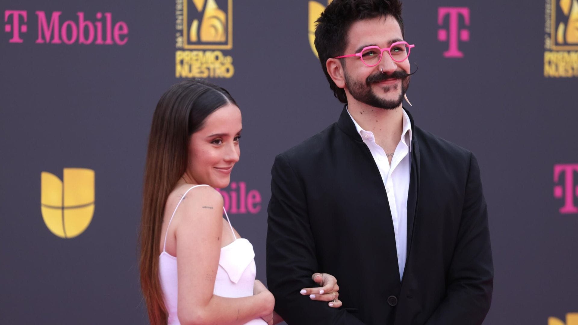 Camilo y Evaluna brillan en su primera gala de premios tras el anuncio de su segundo bebé