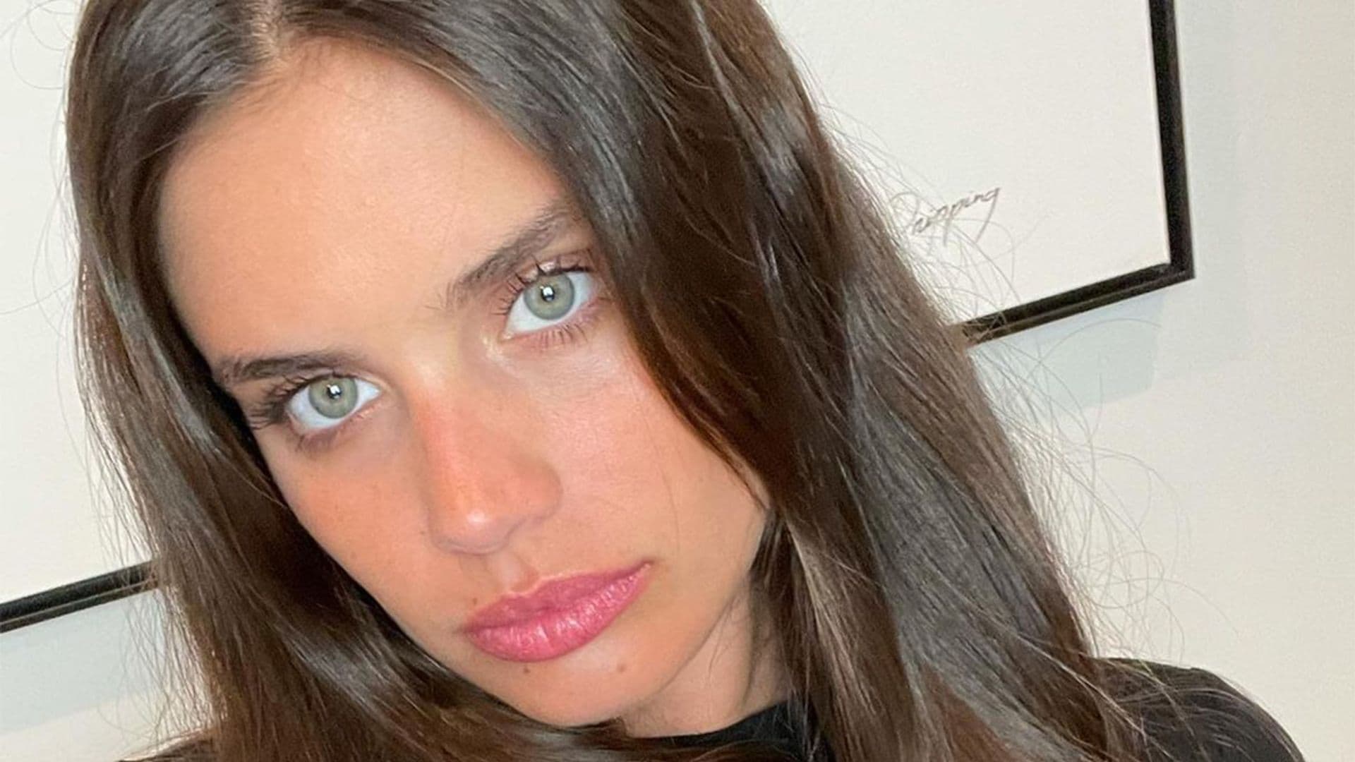 Sara Sampaio, de modelo a diseñadora de joyas por una buena causa