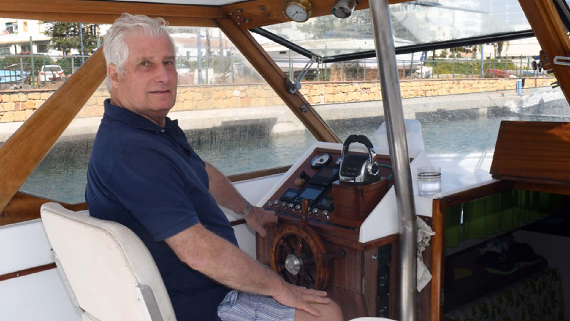 Subimos con el Duque de Alba a su barco, el 'Ayax III'