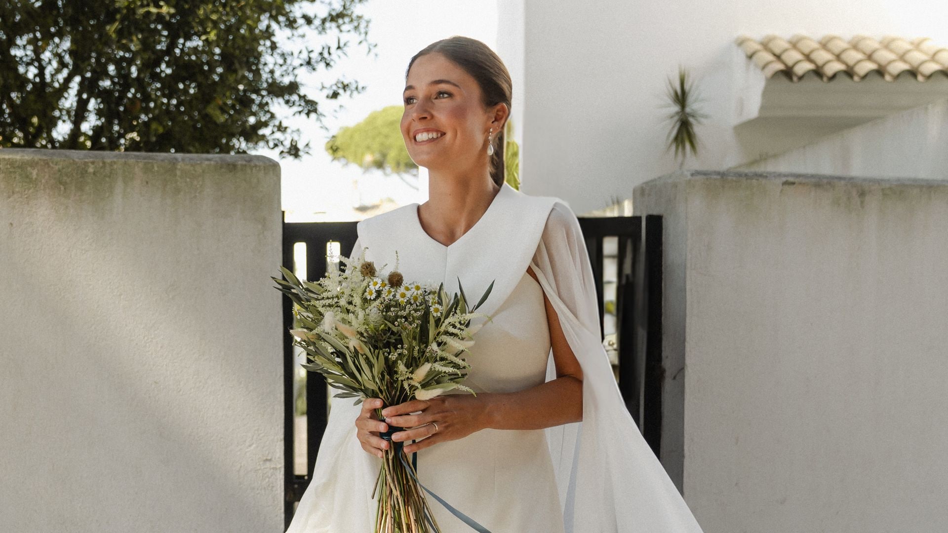 Un vestido de novia desmontable, una peineta 'vintage' y un cambio de última hora: la historia de Lucía