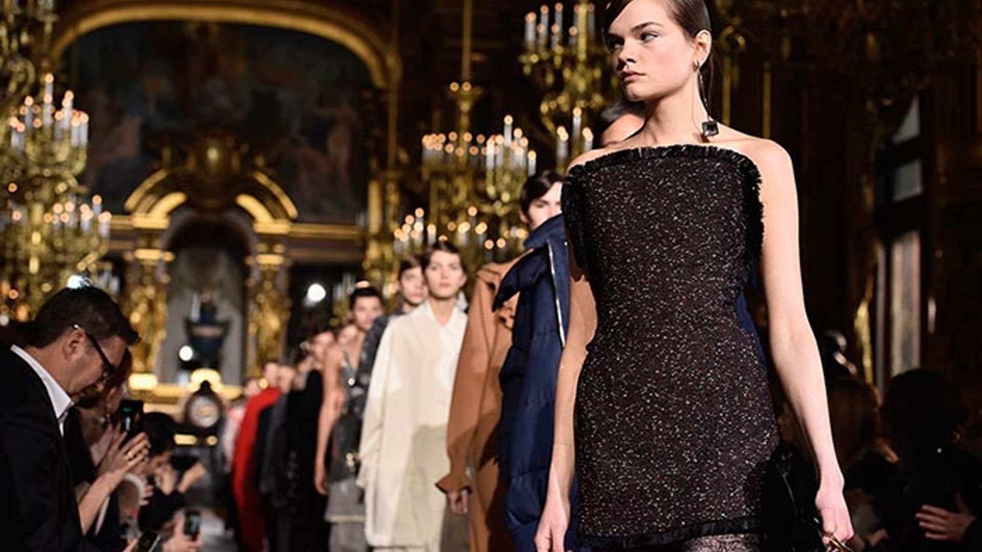 Stella McCartney y Giambattista Valli inauguran la recta final de París Fashion Week