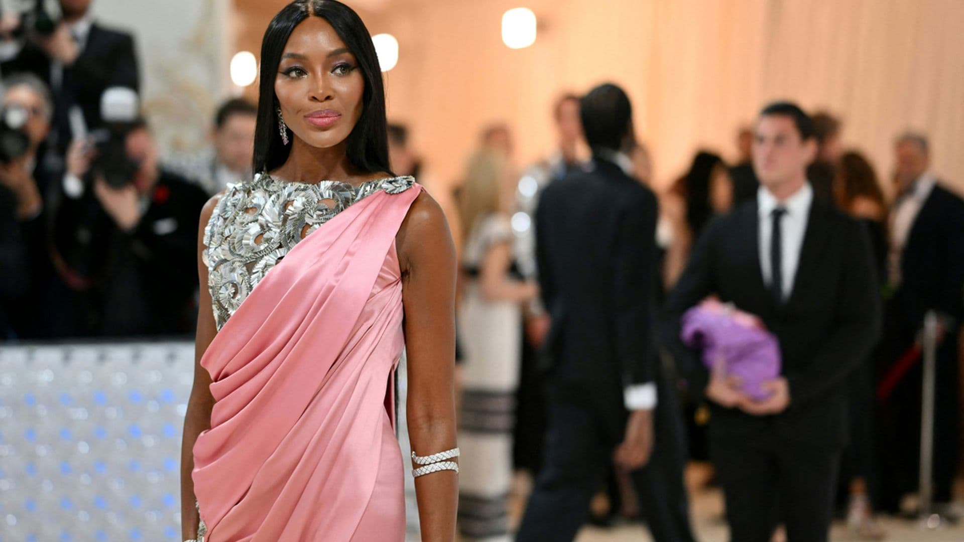 La eterna Naomi Campbell, una supermodelo entre la polémica, el éxito y la maternidad