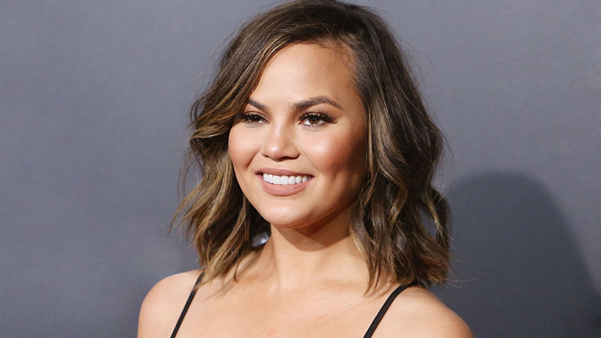 Chrissy Teigen, en el punto de mira por sus declaraciones sobre cirugía estética