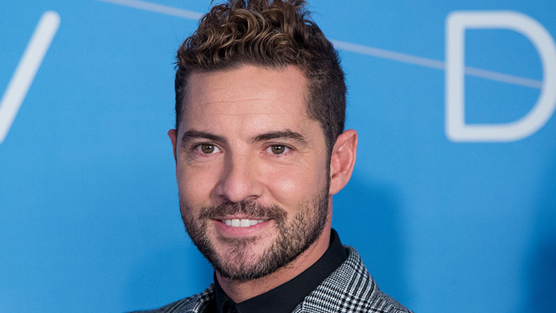 ¿Qué youtuber de HOLA!4u participa en el nuevo videoclip de David Bisbal?