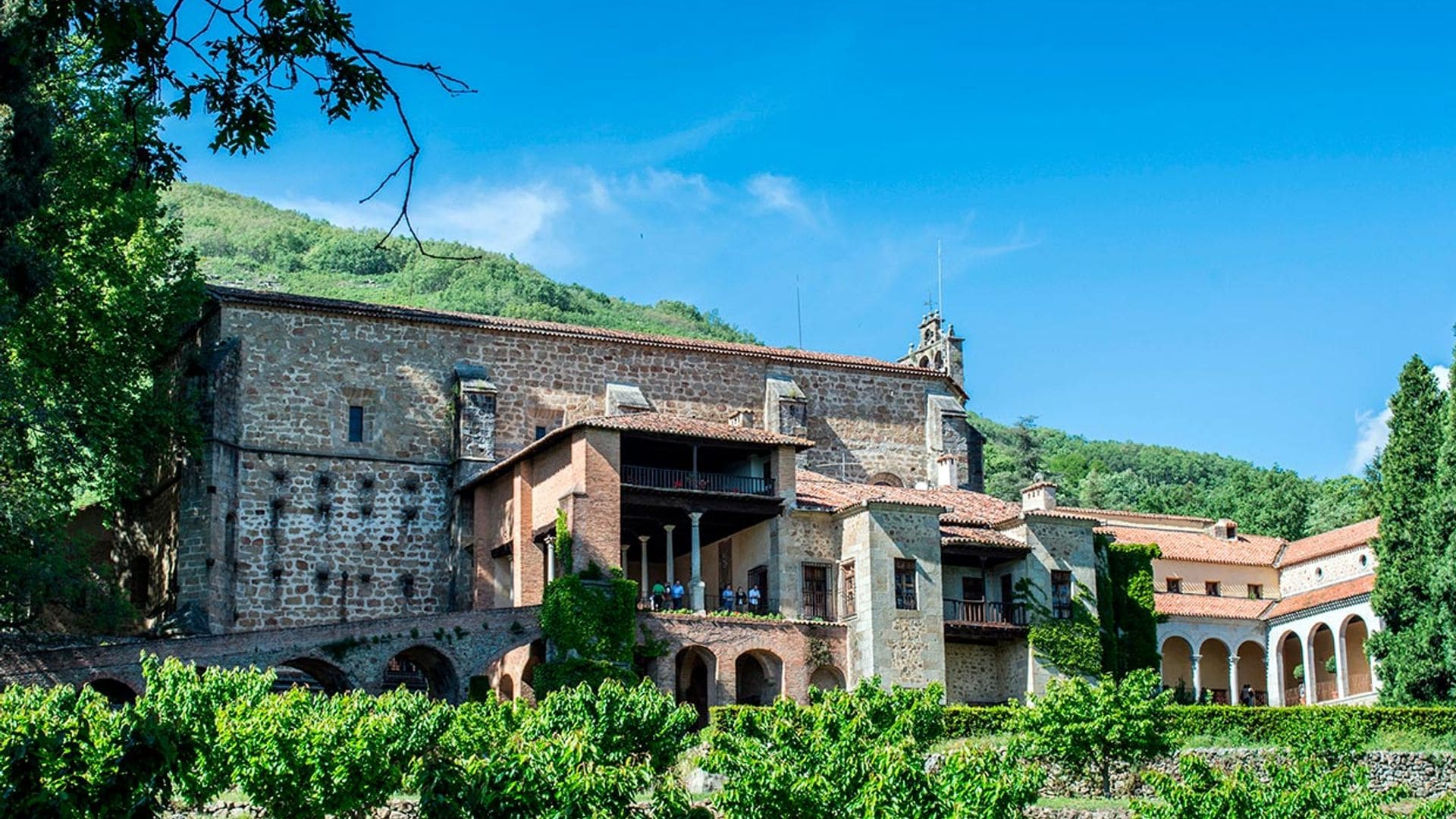 Pozas cristalinas, pueblos serranos y un monasterio imperial en La Vera