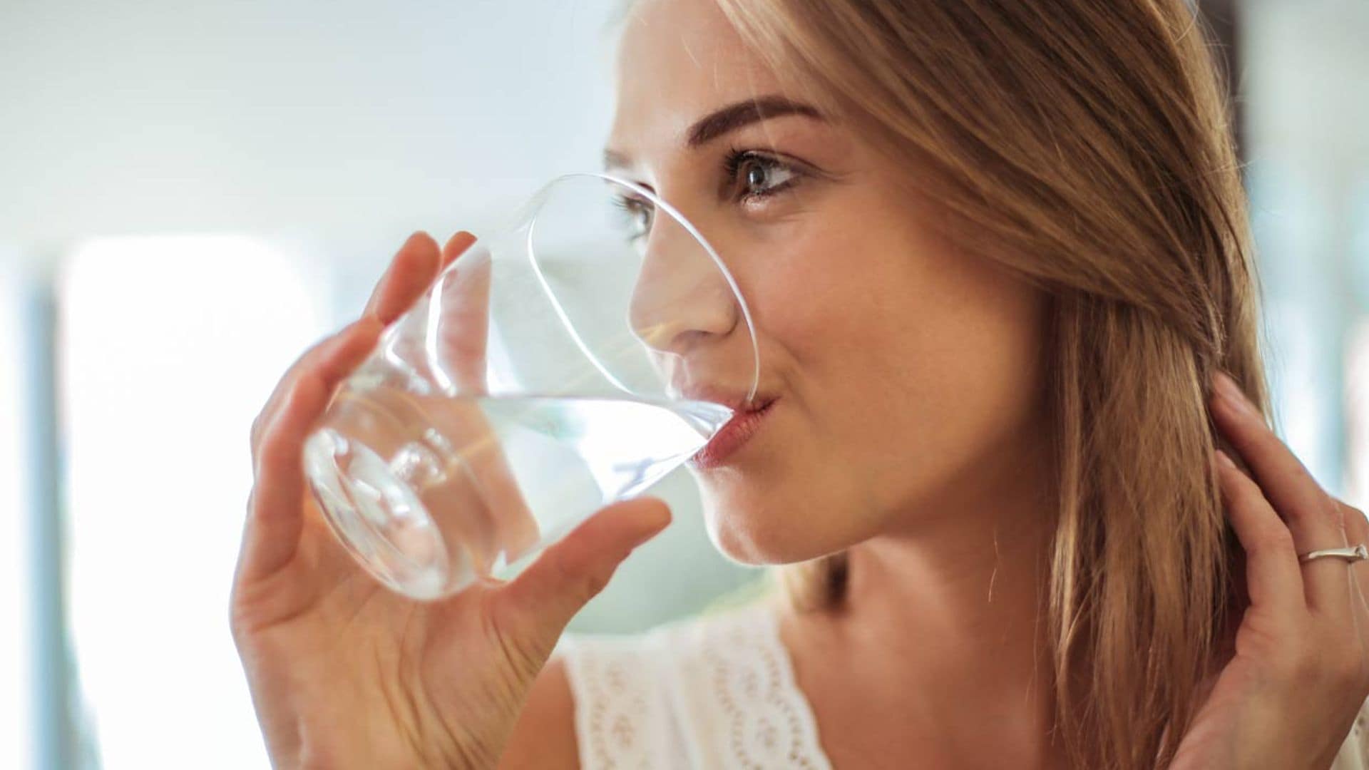 Las señales que te lanza tu cuerpo para decirte que tomas poca agua