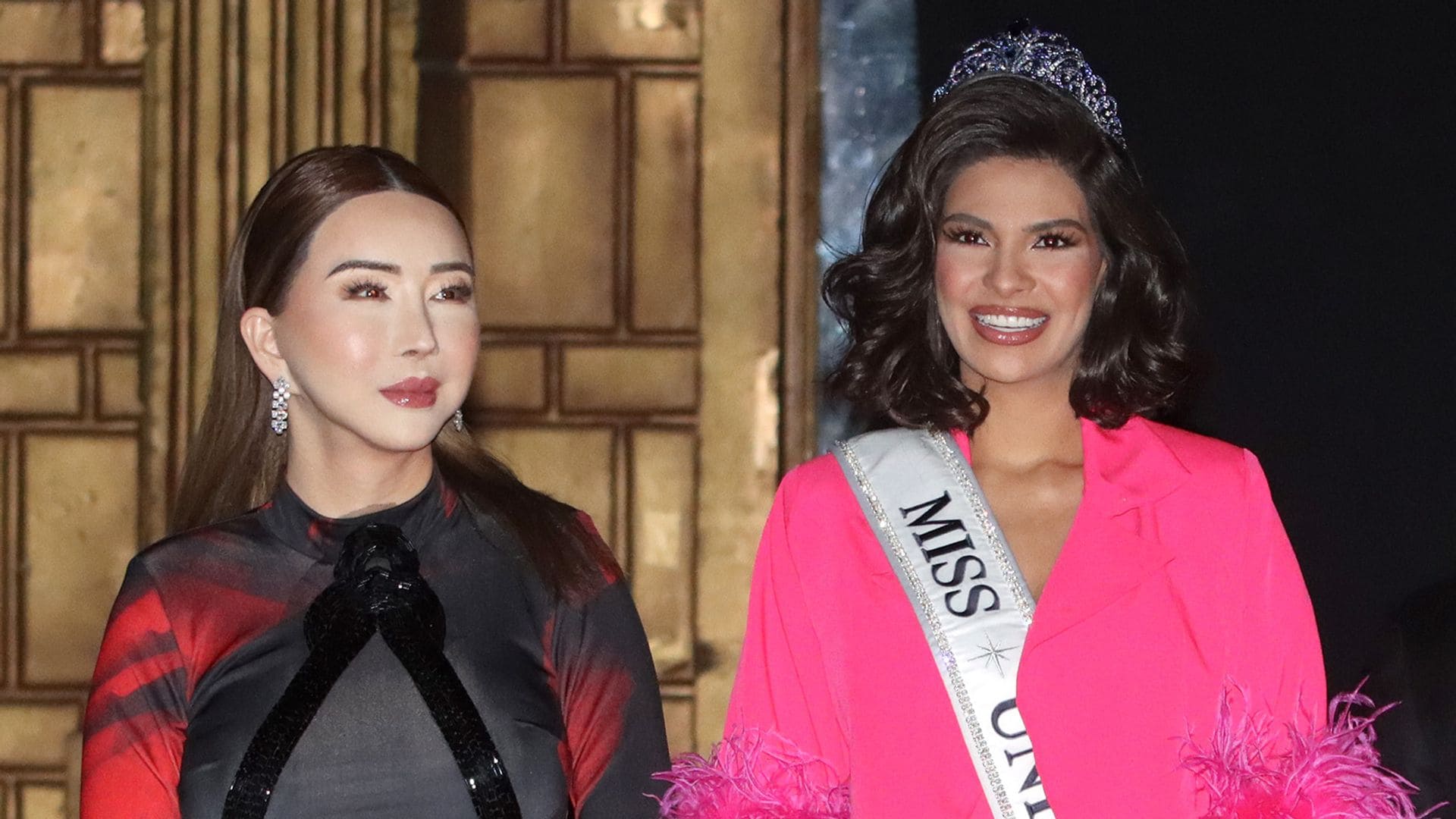 La emotiva despedida de Anne Jakrajutatip para Sheynnis Palacios ante el final de su reinado en Miss Universe