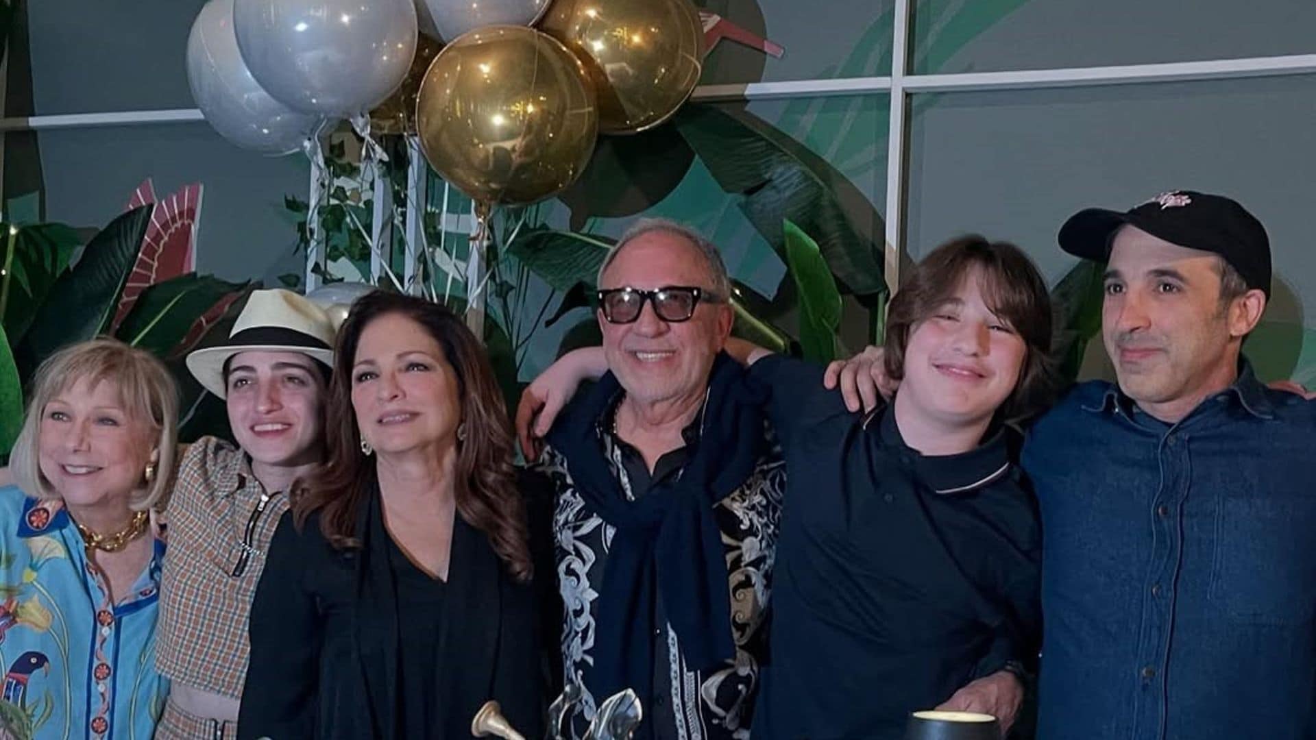 Rodeado de familia y amigos, Emilio Estefan celebra con una gran fiesta sus 72 años