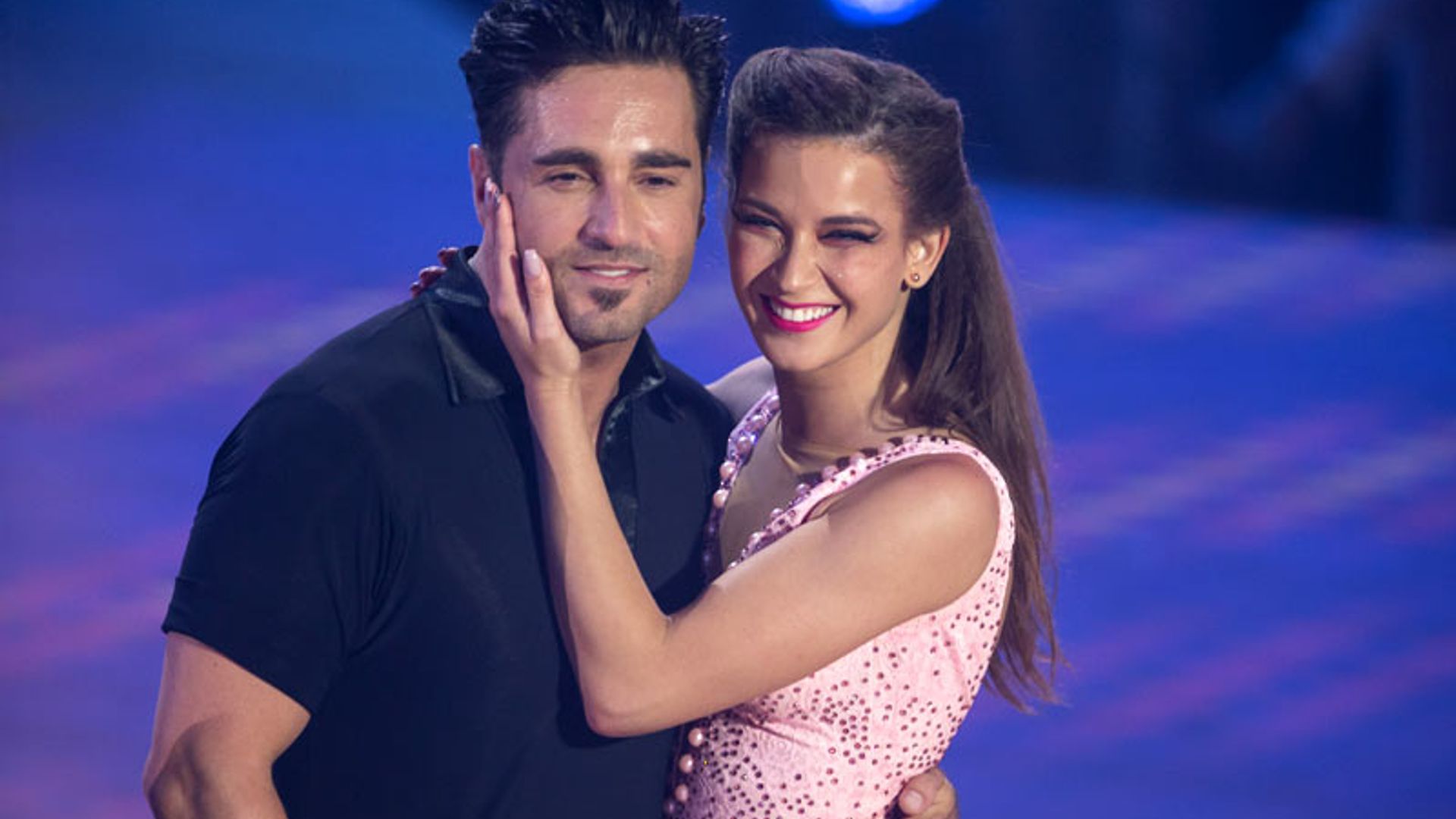 David Bustamante y Yana Olina, derroche de amor y sensualidad en el escenario