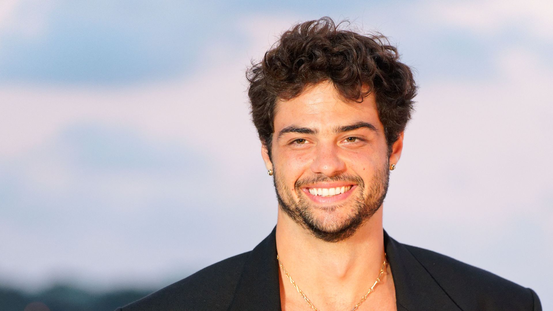 Te presentamos a Noah Centineo, el chico de moda de Netflix: de ídolo juvenil a estrella de Hollywood