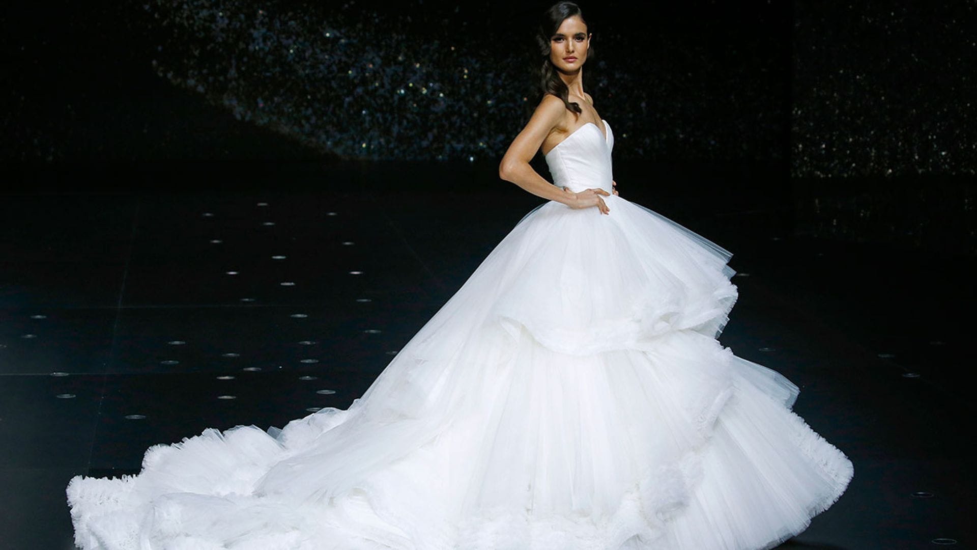 De ángeles a novias: Blanca Padilla, Cindy Bruna y otras tops internacionales en el desfile de Pronovias