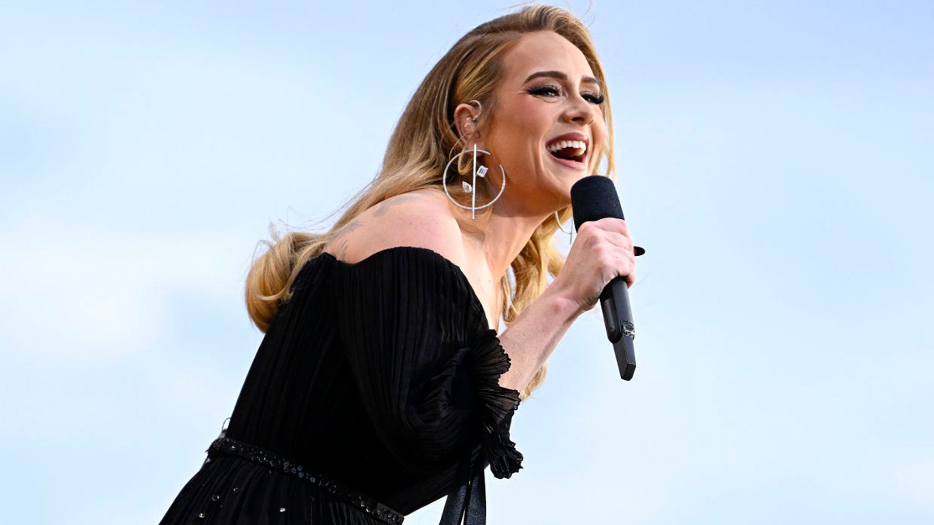 El momentazo de Adele en uno de sus conciertos con una pareja de recién casados