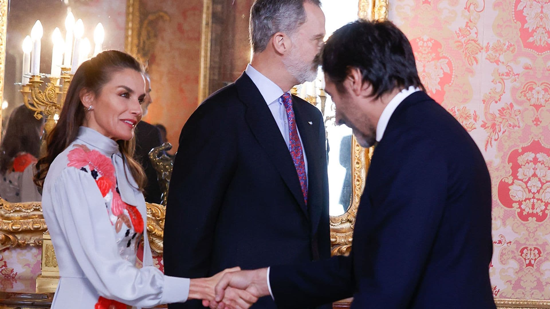 Juan del Val cuenta qué ocurrió cuando le regaló su libro a la reina Letizia