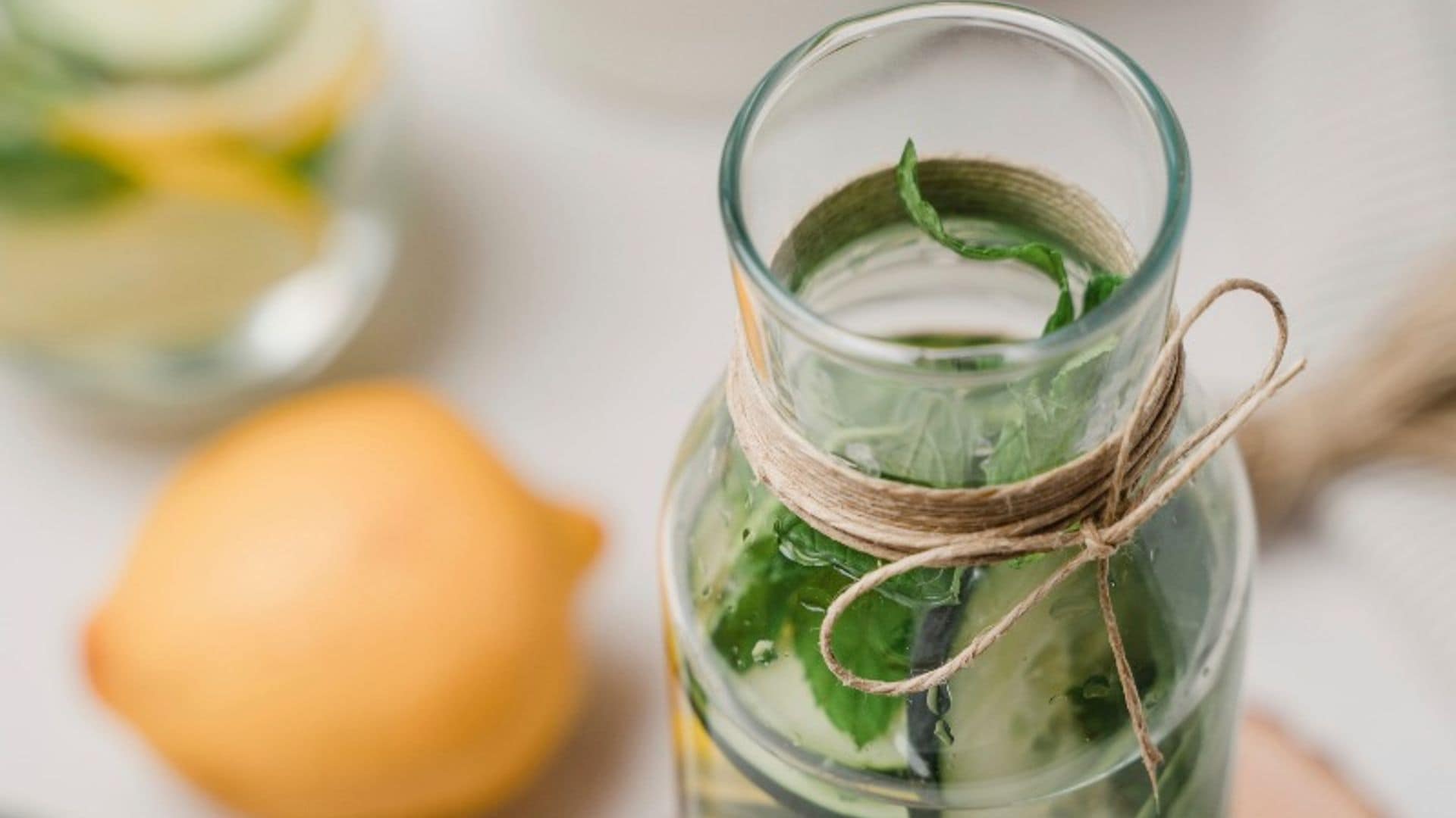 Agua con pepino y limón