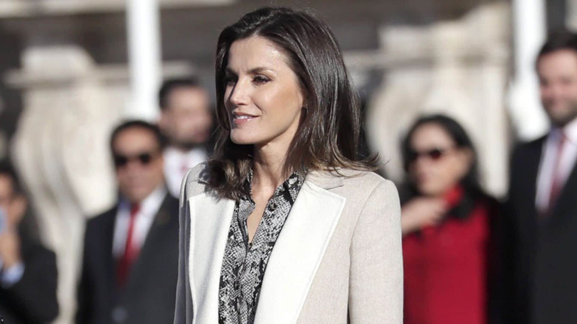 Doña Letizia y su vestido estampado: crónica de un nuevo viral