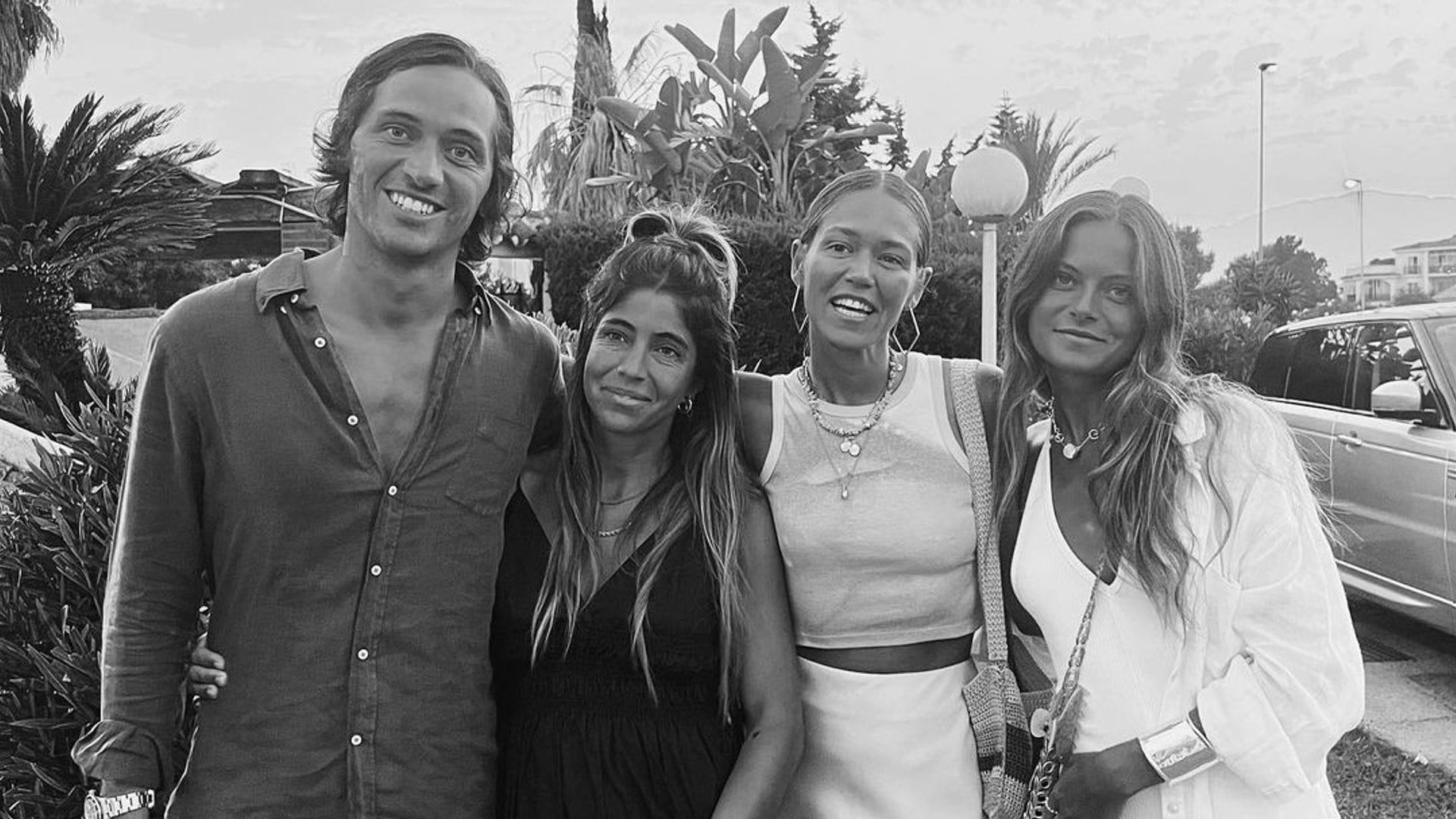 Bea Gimeno, a la derecha de la imagen, con sus hermanos: Javier, Leticia y Mery