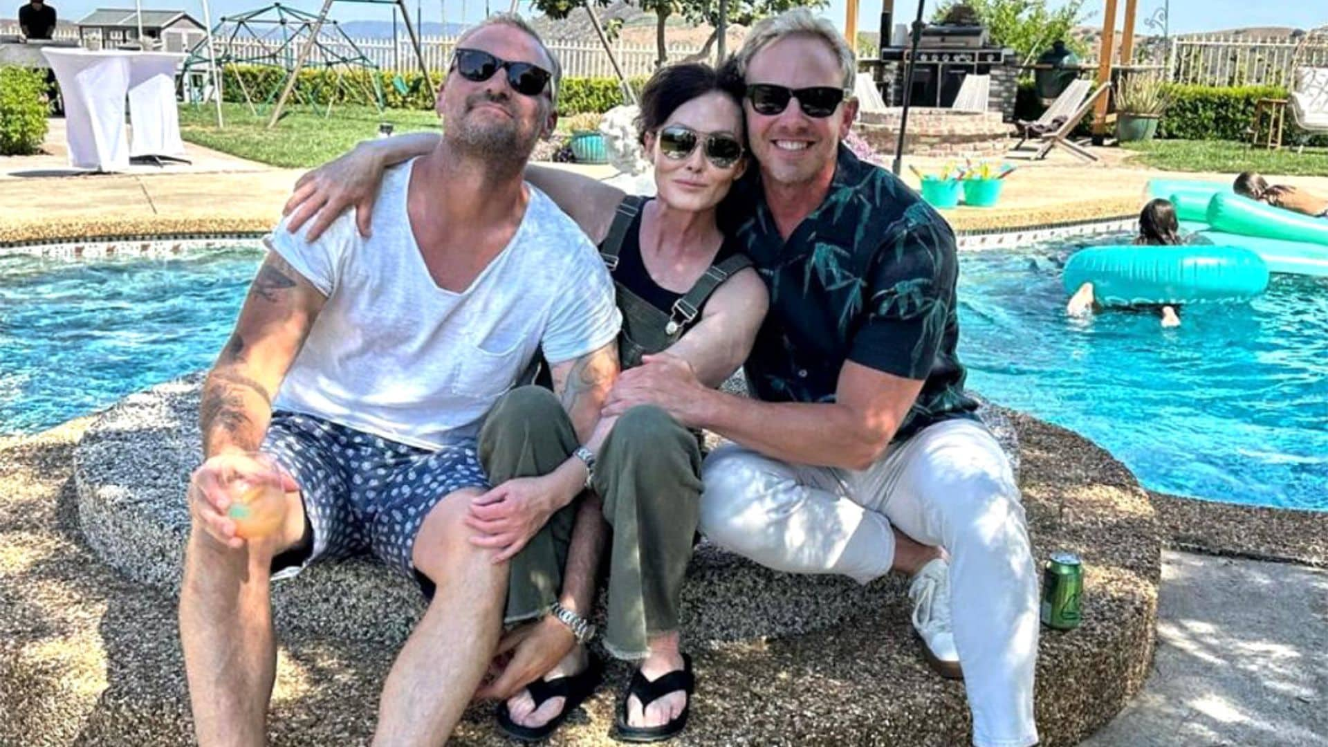 Shannen Doherty celebra el 50º cumpleaños del actor Brian Austin Green, su gran apoyo en su año más difícil