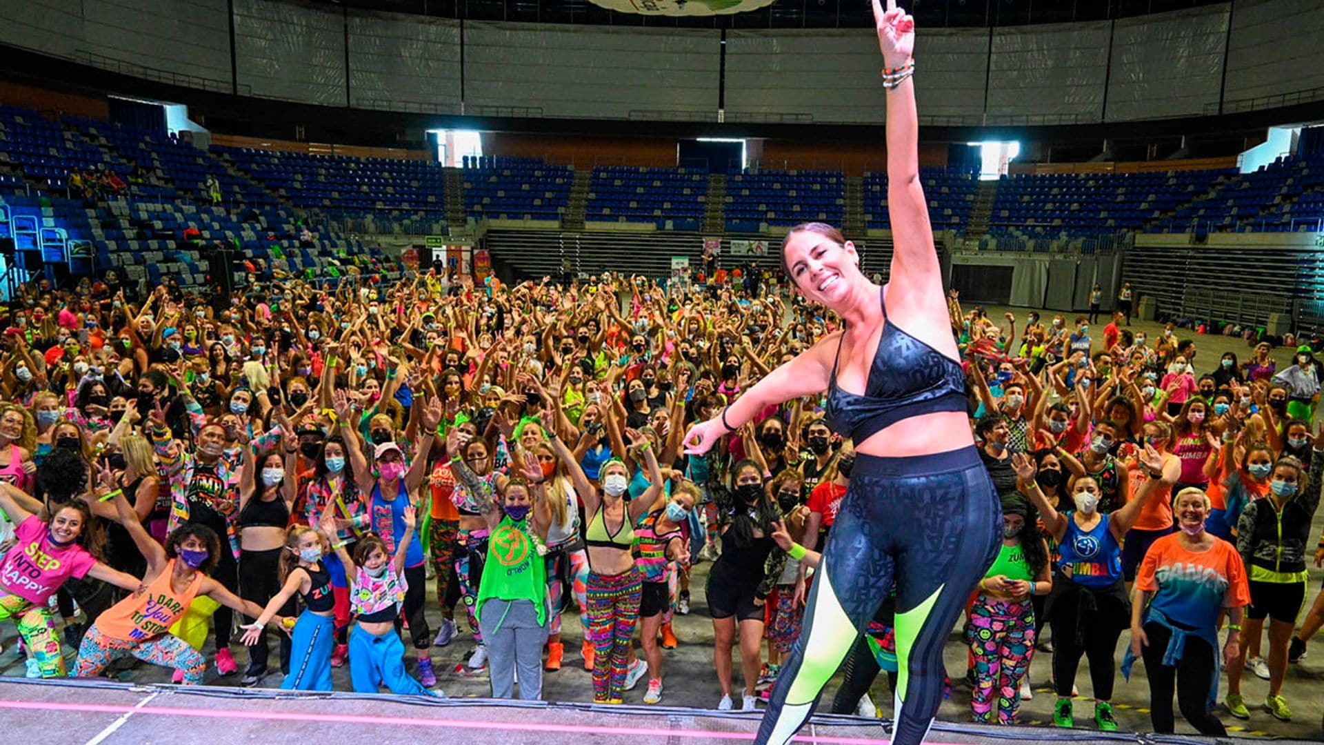 Anabel Pantoja desata la locura en una 'masterclass' de zumba y lanza un contundente mensaje