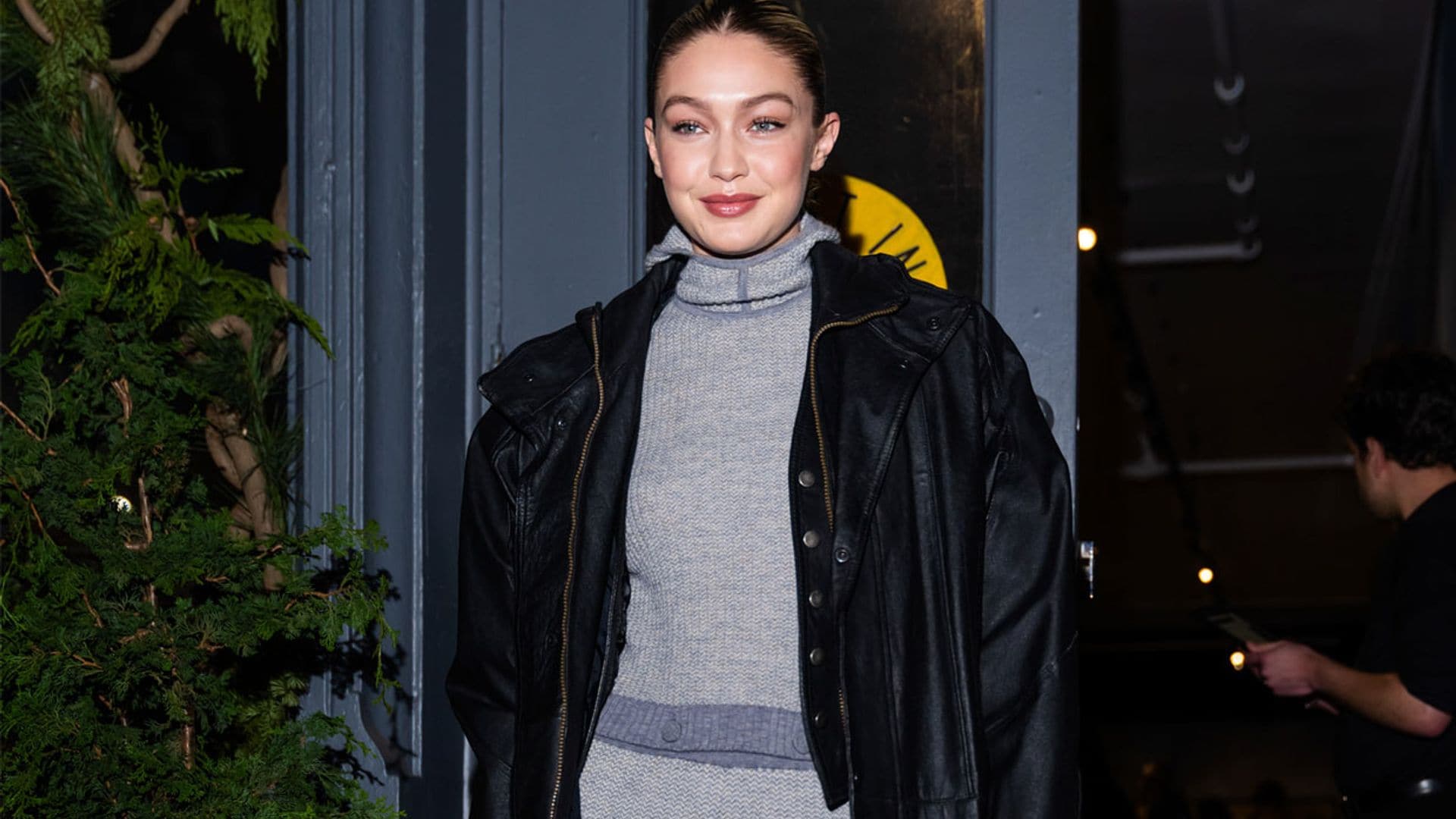 'Leggings' y botines de tacón: el nuevo combo de Gigi Hadid para un look de noche