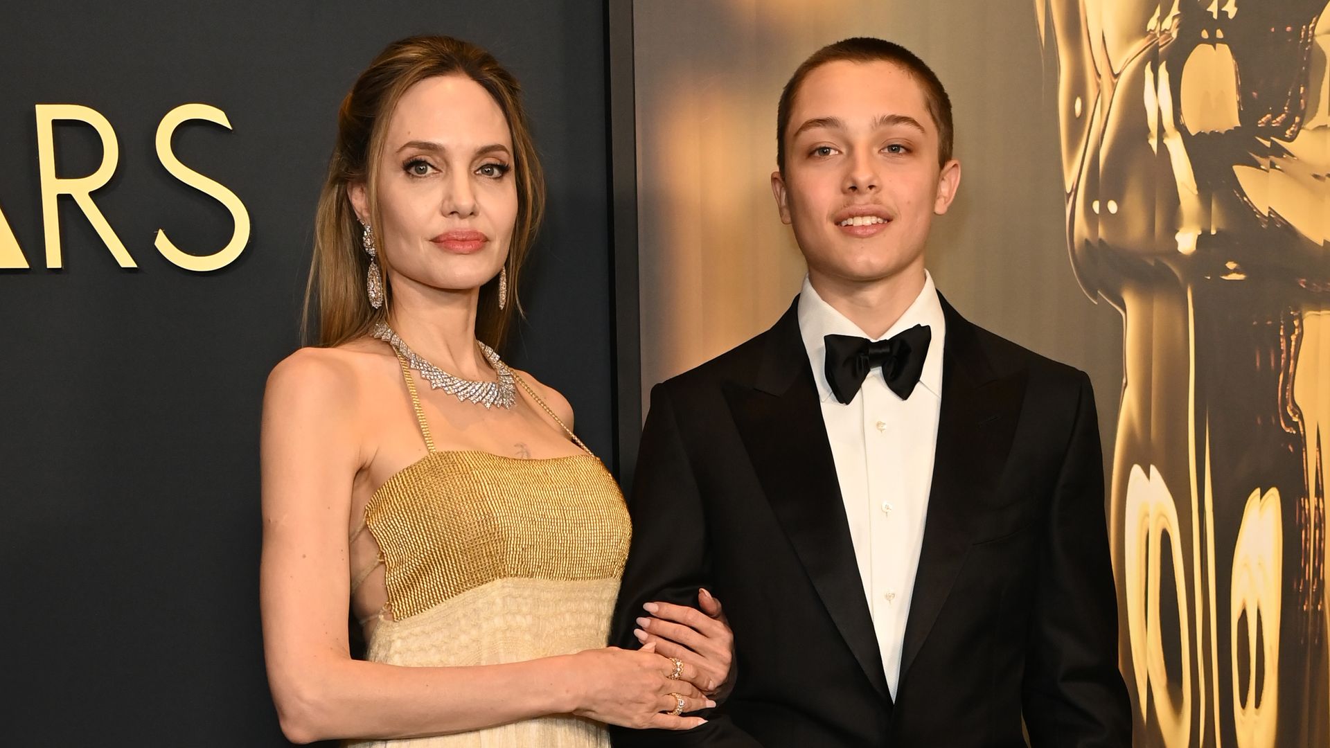 Knox Jolie-Pitt, el más discreto de los hijos de Angelina Jolie y Brad Pitt, reaparece en los Governors Awards