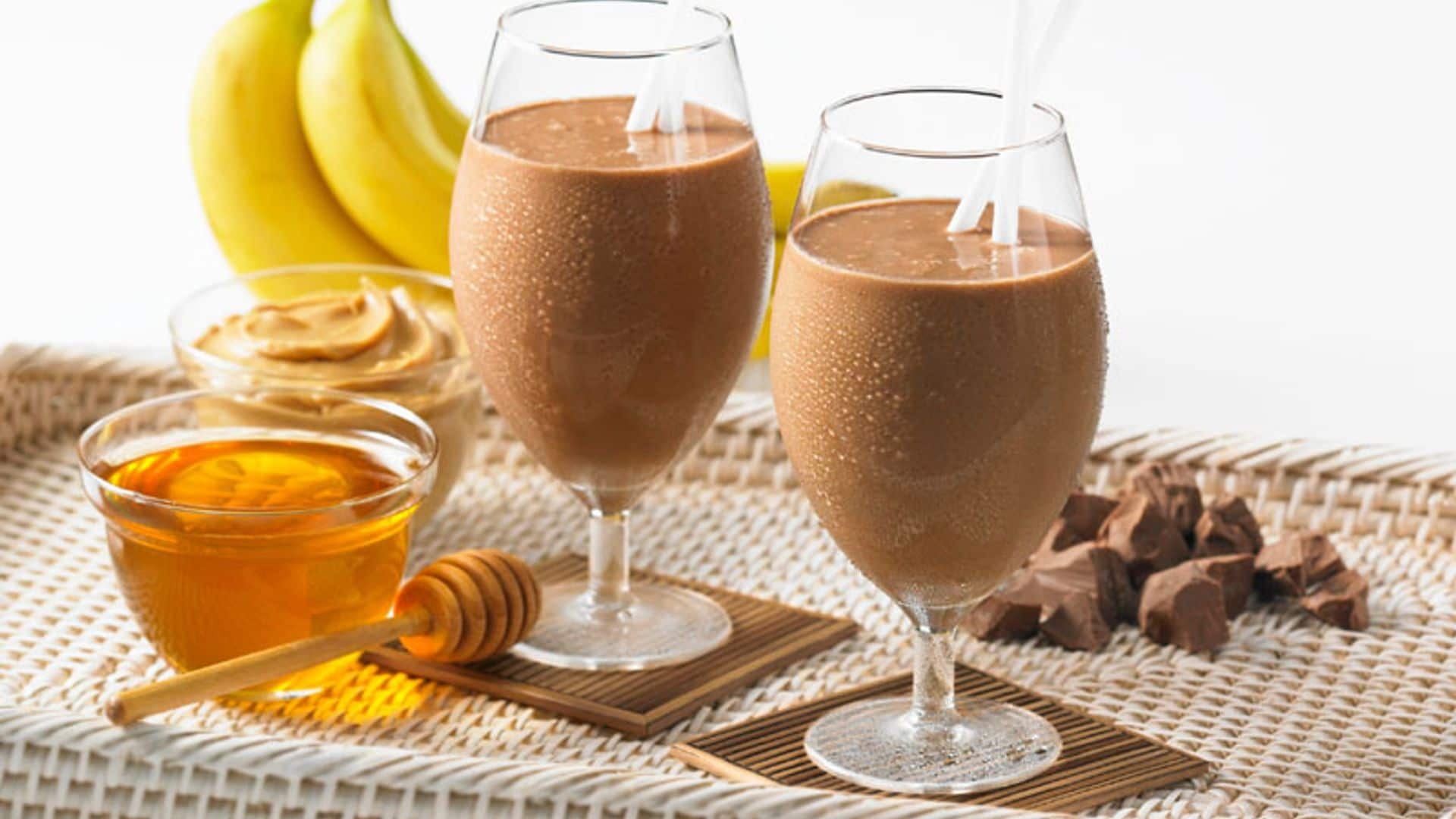 'Smoothie' de plátano y chocolate con miel y 'peanut butter'